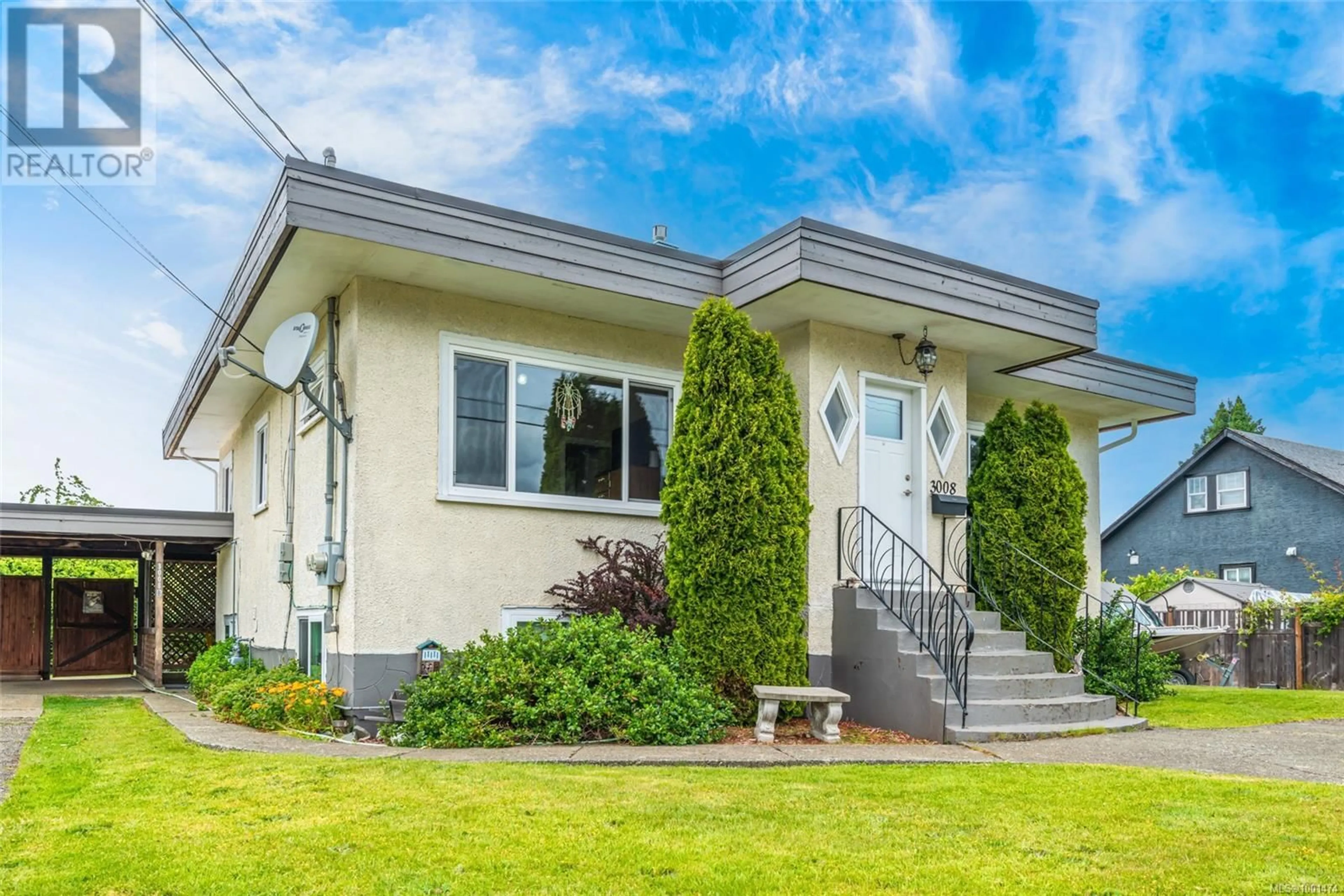 Home with vinyl exterior material, street for 3008 12TH AVENUE, Port Alberni British Columbia V9Y2T1