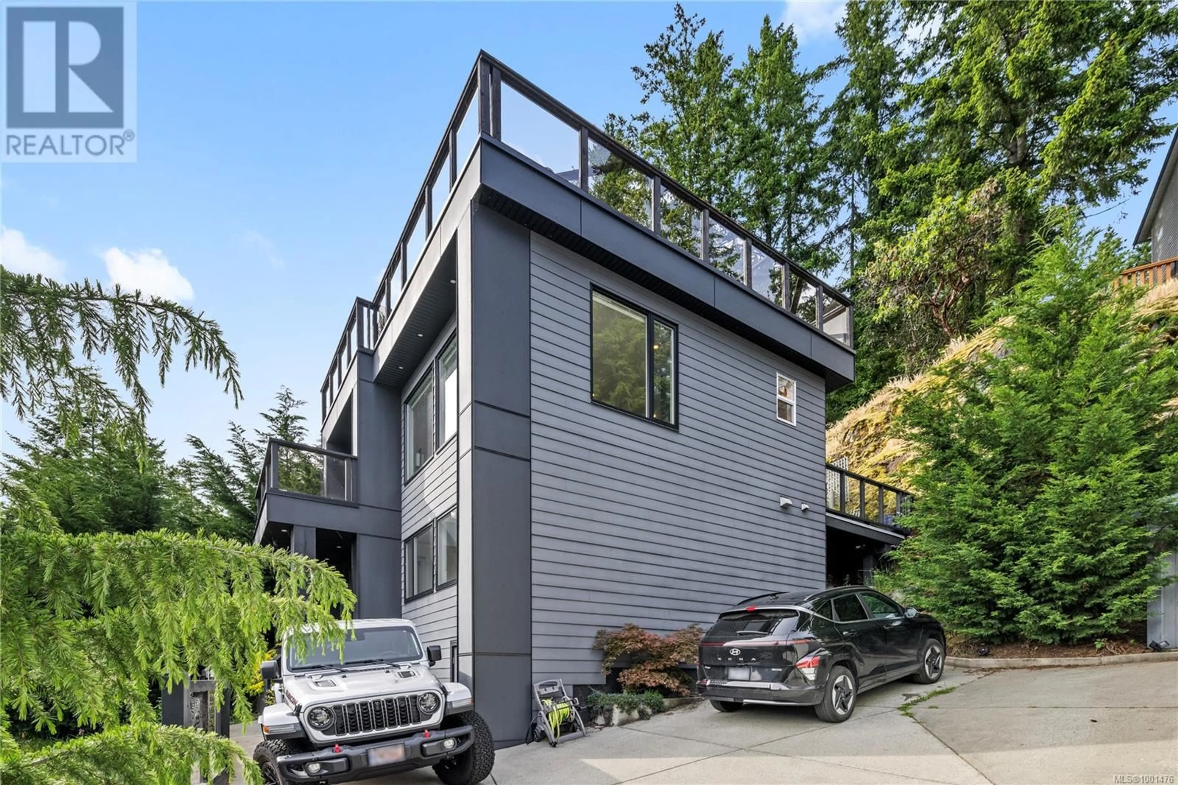 Home with vinyl exterior material, street for 241 WOODHAVEN DRIVE, Nanaimo British Columbia V9T5M1