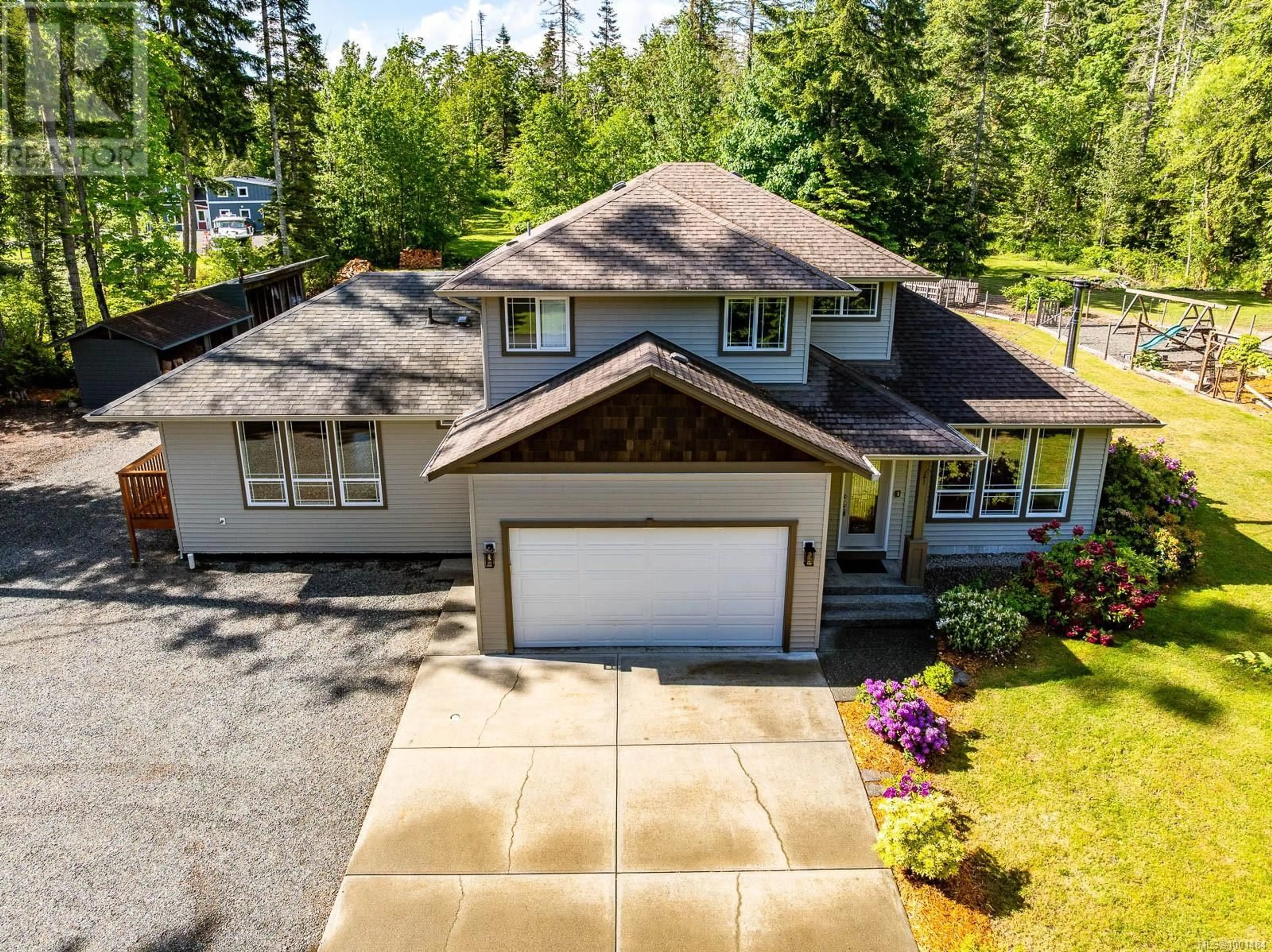 A pic from outside/outdoor area/front of a property/back of a property/a pic from drone, unknown for 3971 MCKENZIE ROAD, Royston British Columbia V0R2V0