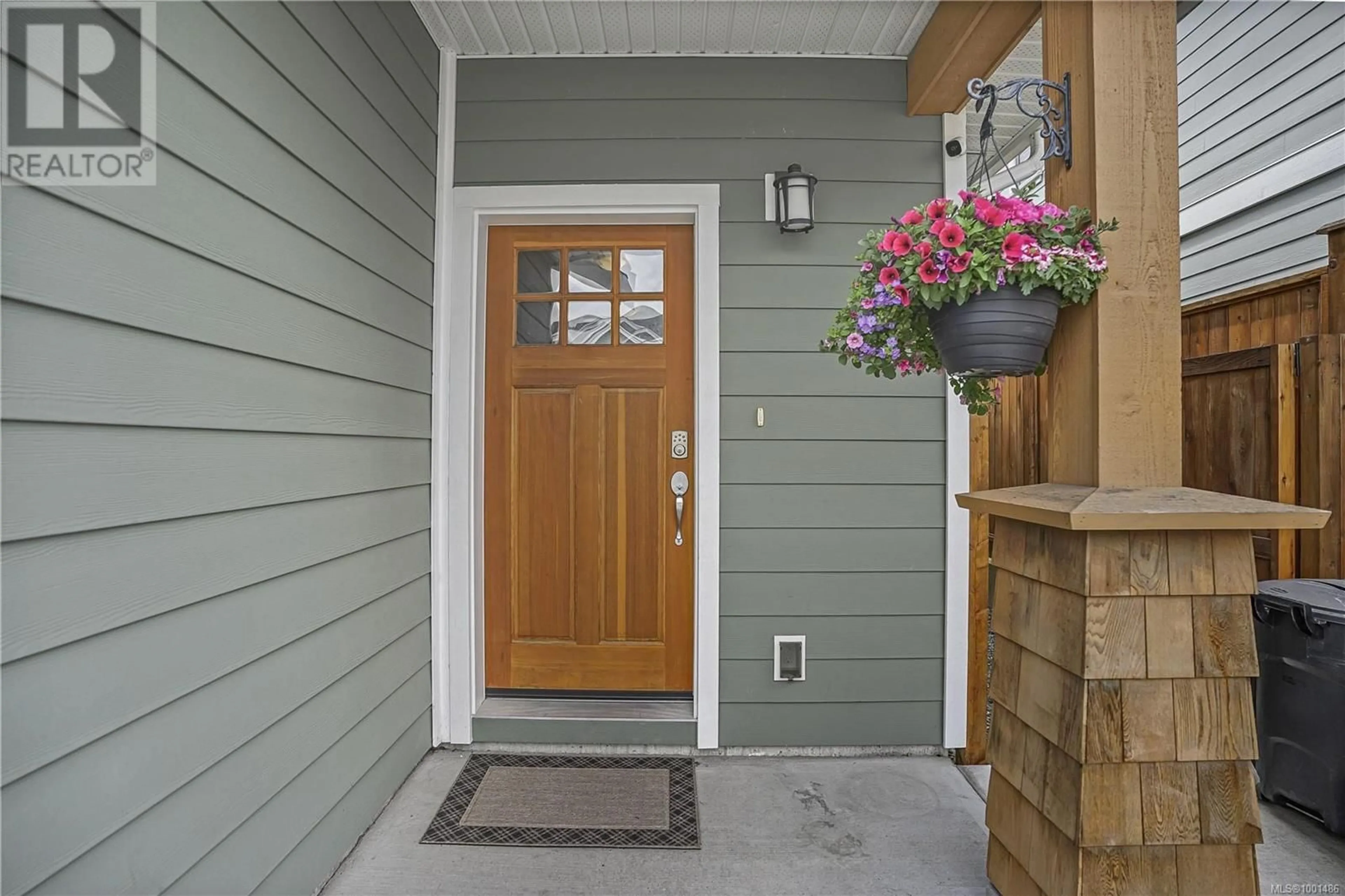 Indoor entryway for 2919 BURLINGTON CRESCENT, Langford British Columbia V9B0K6