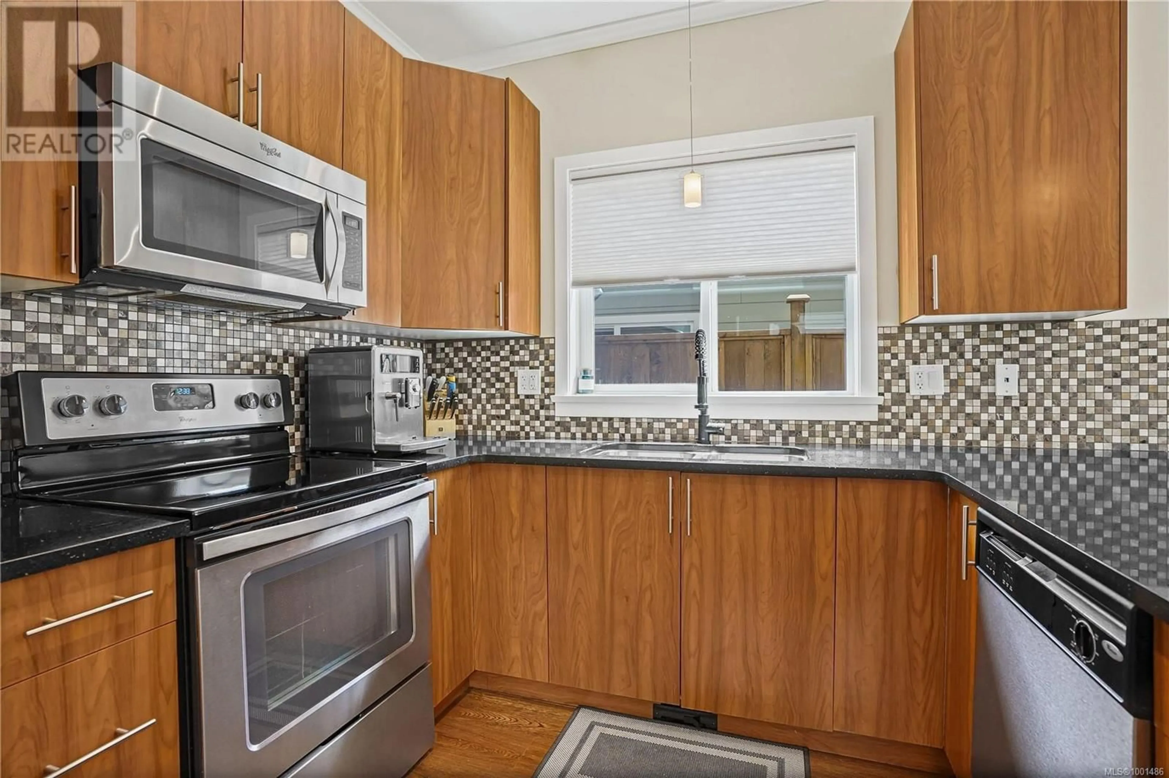 Standard kitchen, ceramic/tile floor for 2919 BURLINGTON CRESCENT, Langford British Columbia V9B0K6