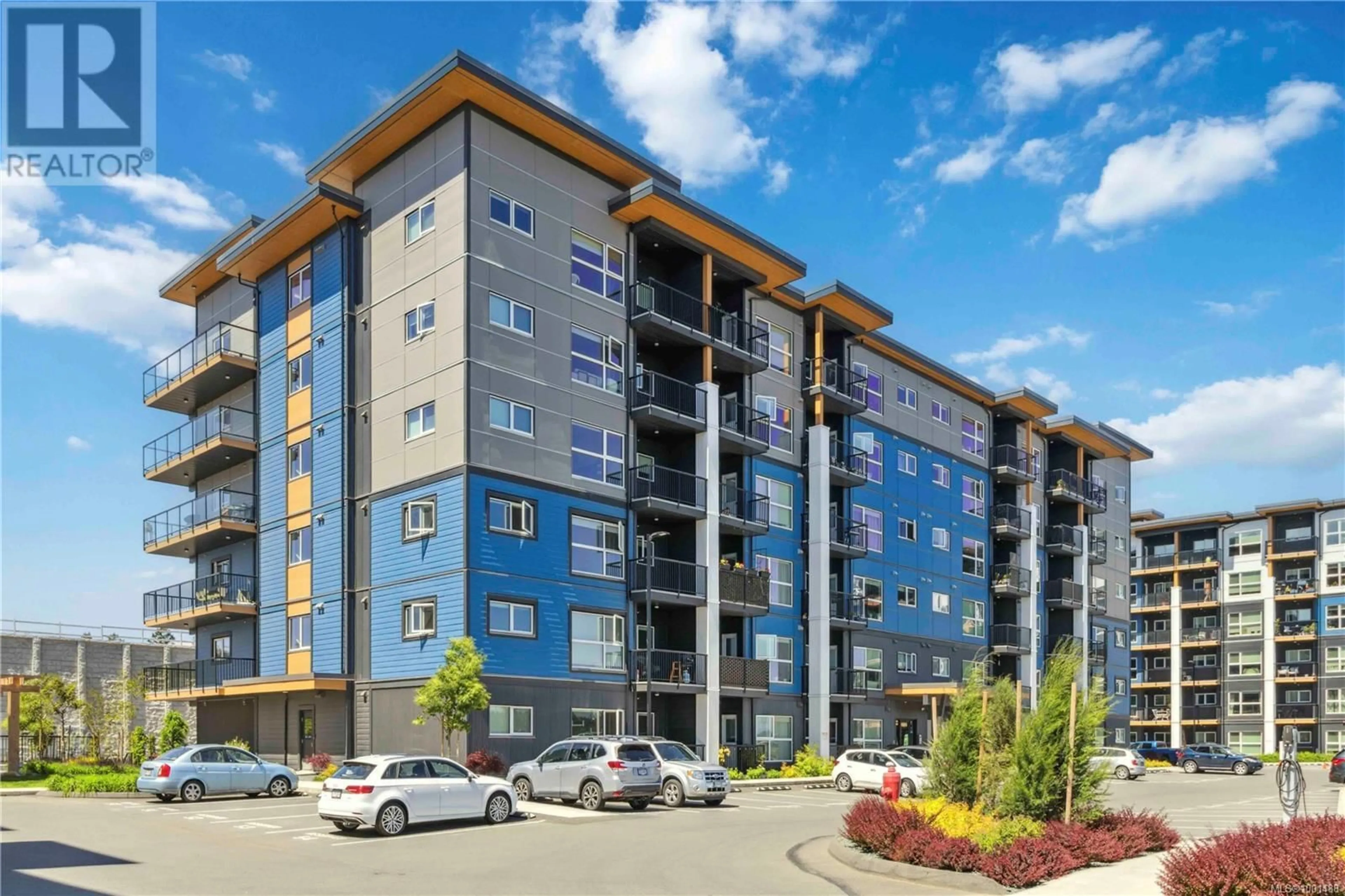 Patio, building for 303 - 2465 GATEWAY ROAD, Langford British Columbia V9B6R1