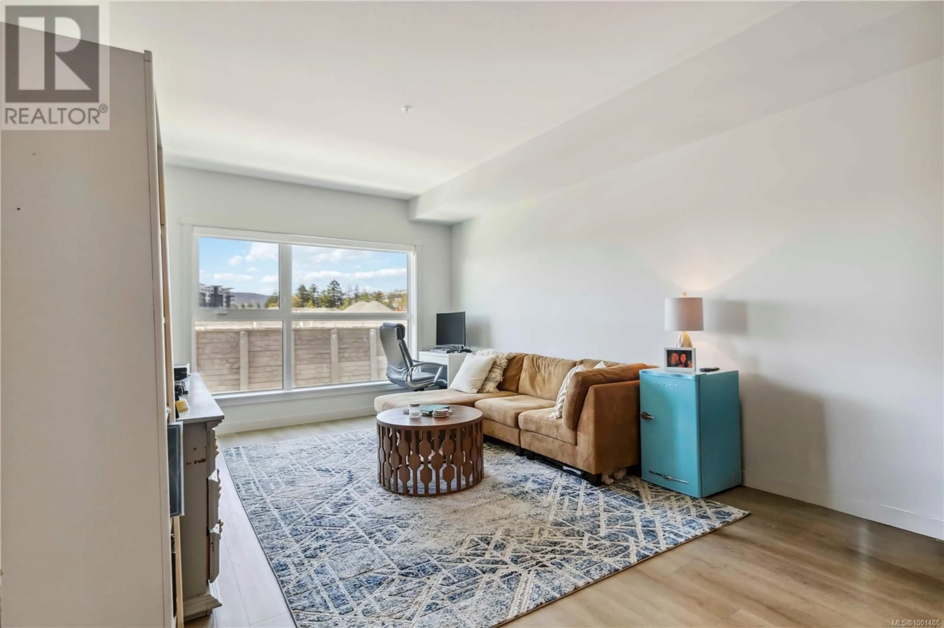 Living room with furniture, unknown for 303 - 2465 GATEWAY ROAD, Langford British Columbia V9B6R1