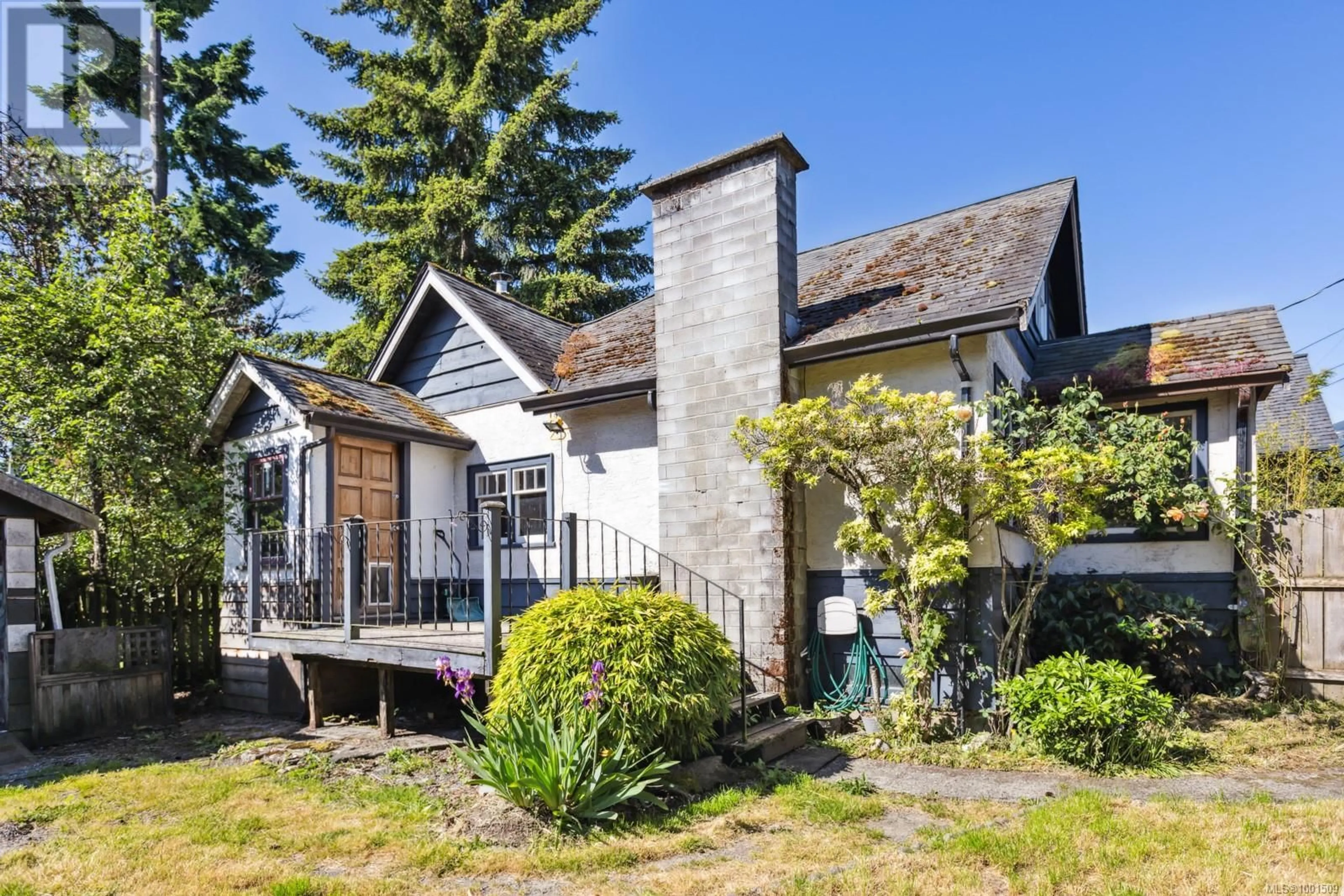 A pic from outside/outdoor area/front of a property/back of a property/a pic from drone, street for 2856 ROSE STREET, Chemainus British Columbia V0R1K3