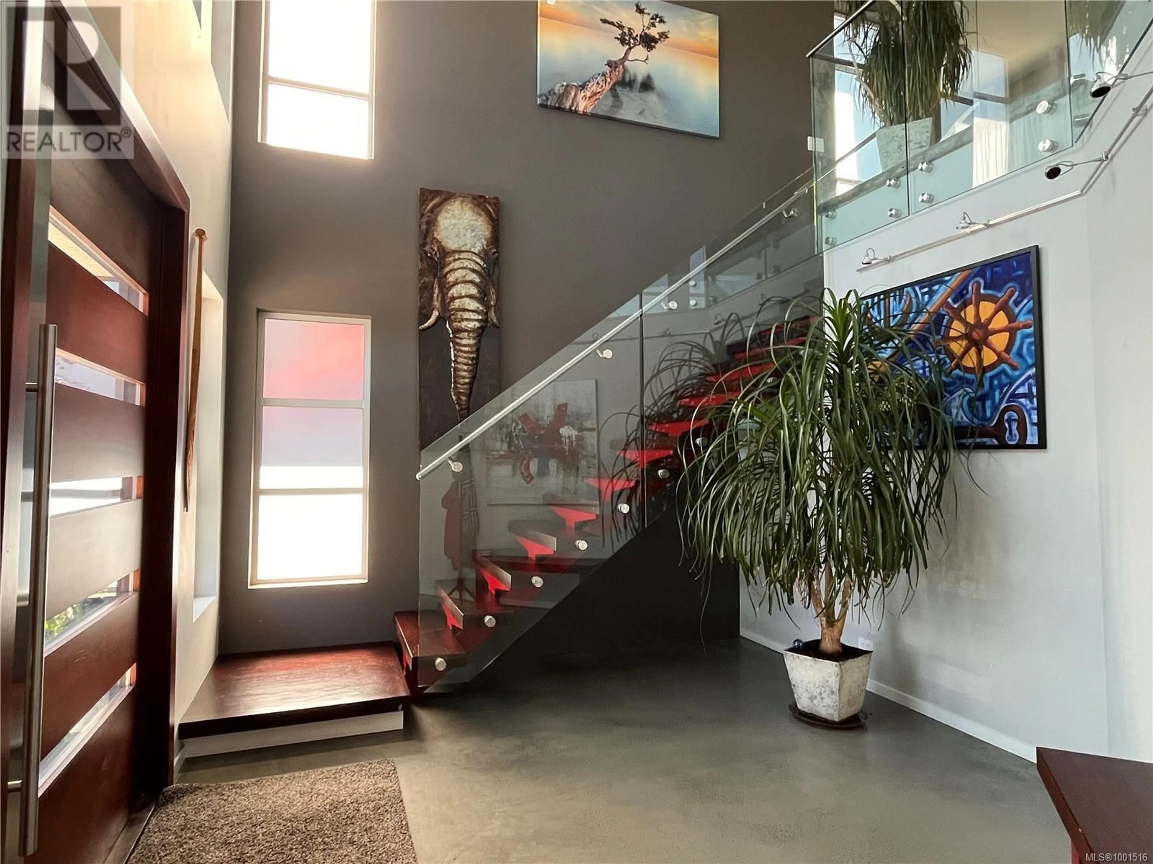 Indoor foyer for 3358 HAIDA DRIVE, Colwood British Columbia V9C3P1