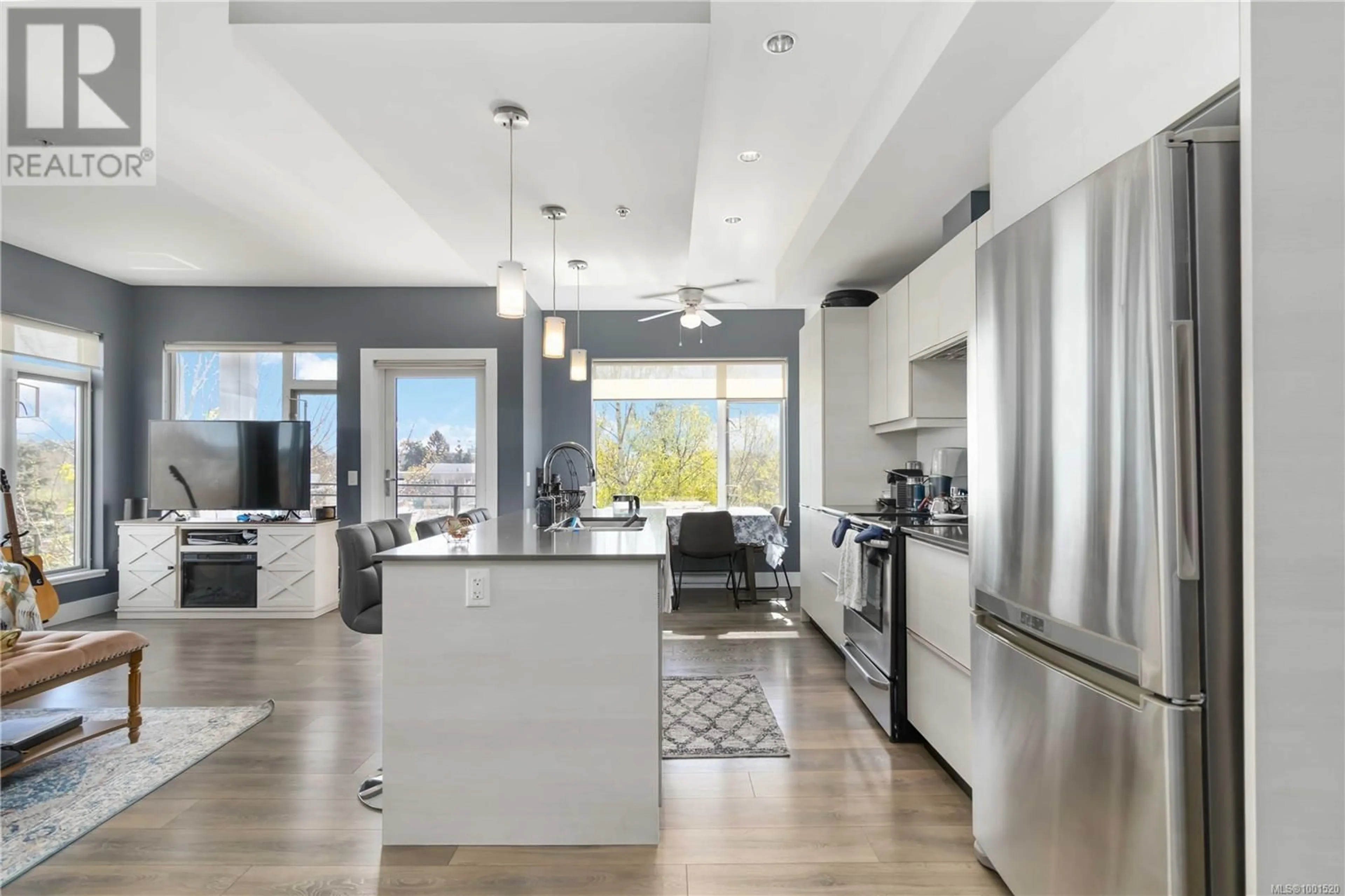 Open concept kitchen, ceramic/tile floor for 209 - 3815 ROWLAND AVENUE NORTHWEST, Saanich British Columbia V8Z0E1