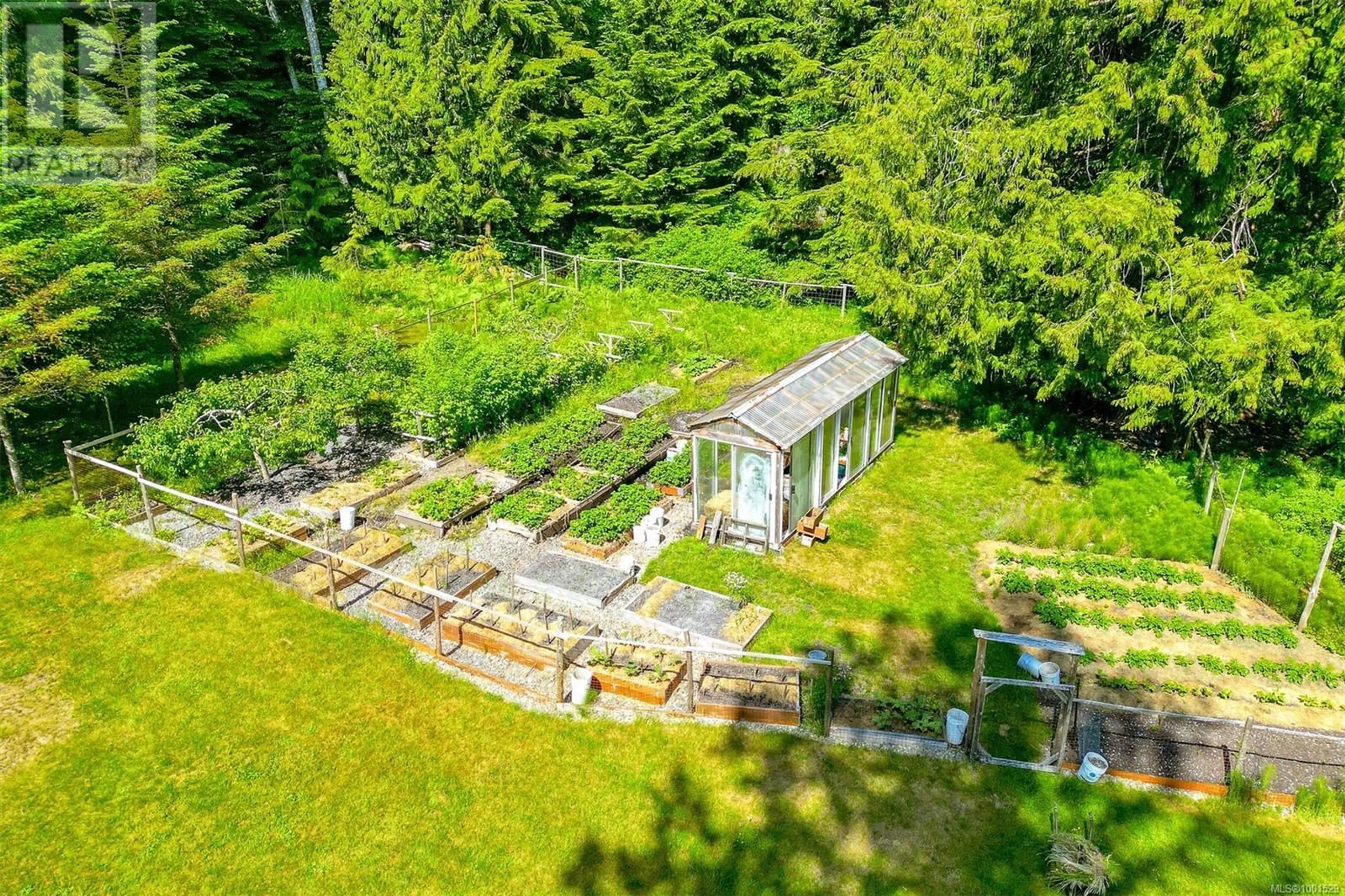 A pic from outside/outdoor area/front of a property/back of a property/a pic from drone, unknown for 634 CURRAN ROAD, Fanny Bay British Columbia V0R1W0