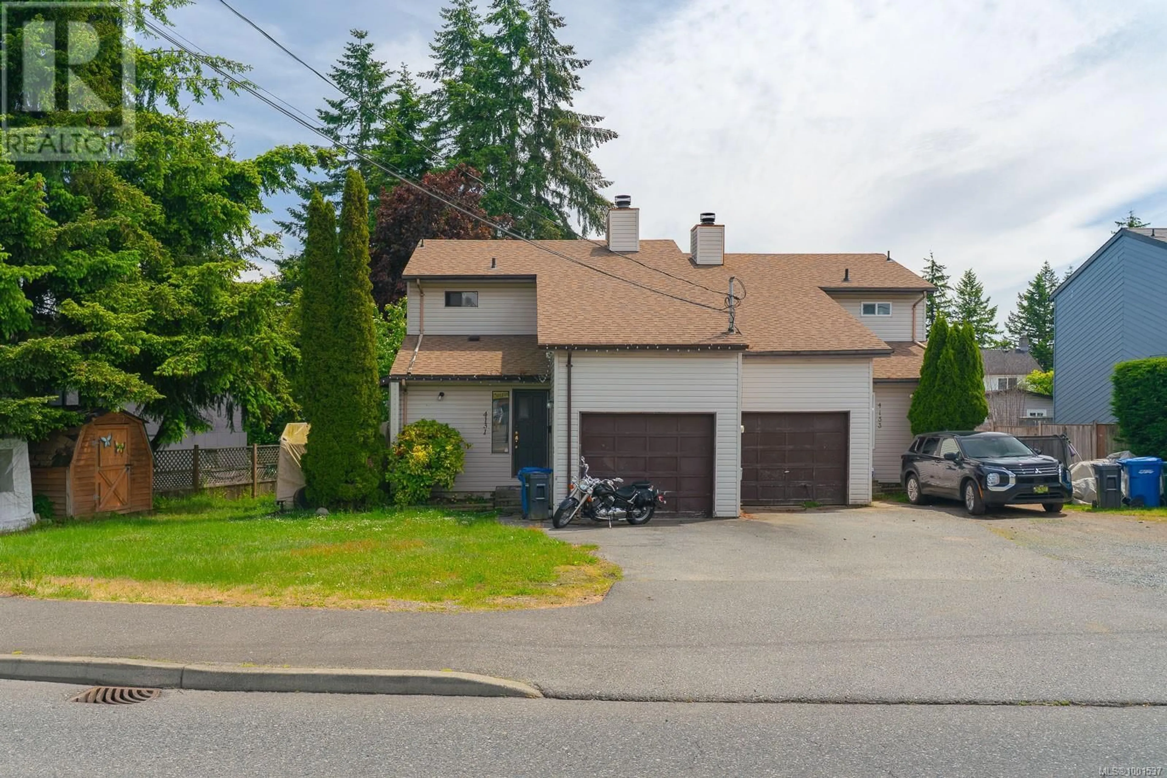A pic from outside/outdoor area/front of a property/back of a property/a pic from drone, street for 4131/4133 DEPARTURE BAY ROAD, Nanaimo British Columbia V9T1C6