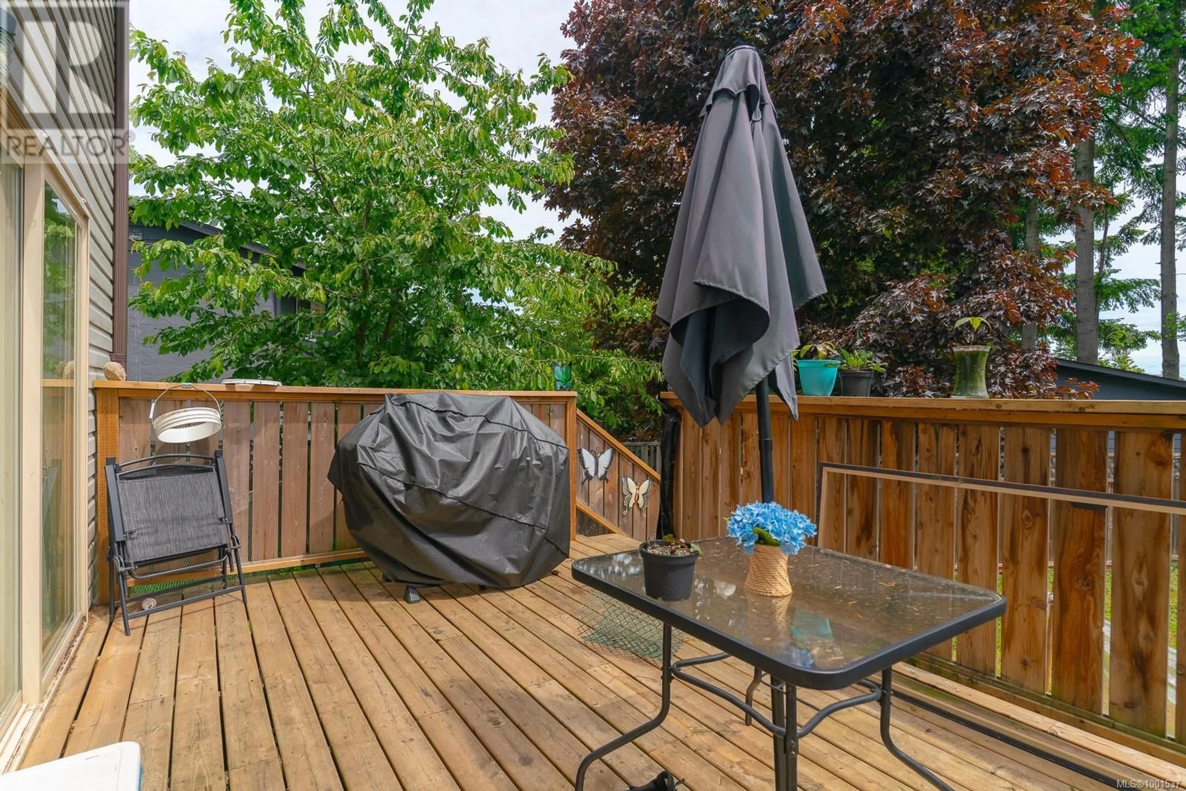 Patio, unknown for 4131/4133 DEPARTURE BAY ROAD, Nanaimo British Columbia V9T1C6