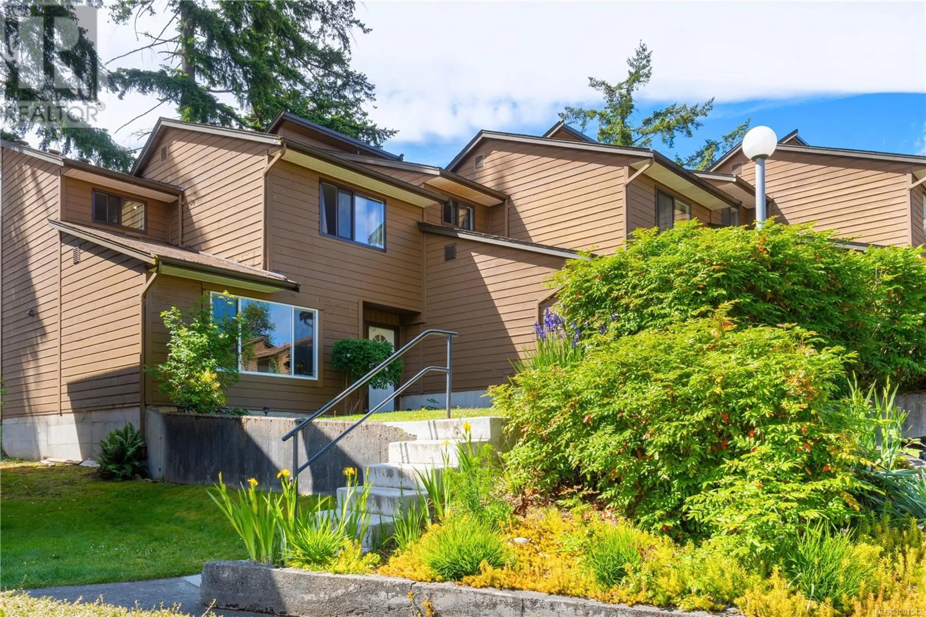 Home with vinyl exterior material, unknown for 9 - 855 HOWARD AVENUE, Nanaimo British Columbia V9R5V4