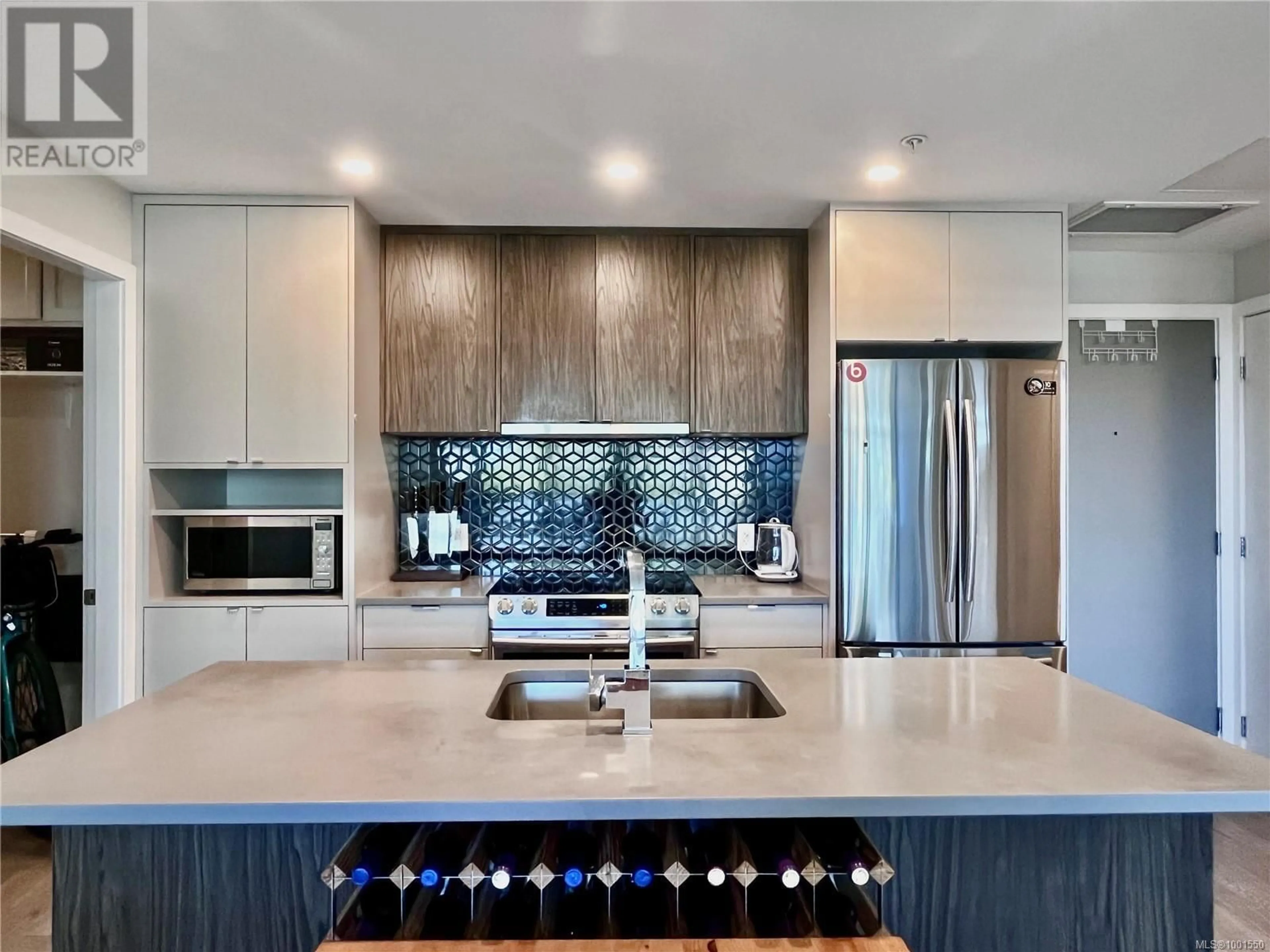 Contemporary kitchen, ceramic/tile floor for 406 - 881 SHORT STREET, Saanich British Columbia V8P2L3