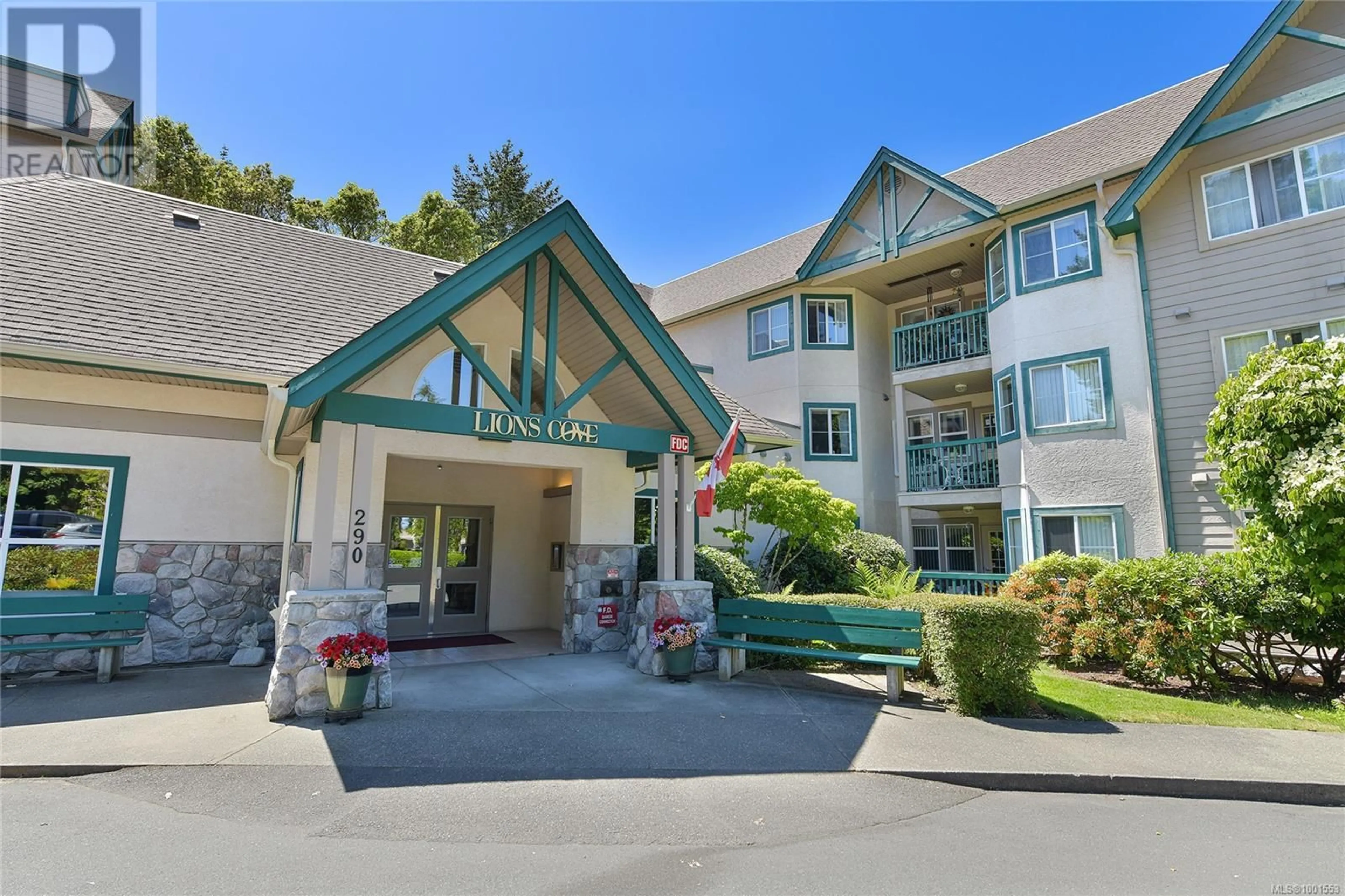 Indoor foyer for 207 - 290 ISLAND HIGHWAY, View Royal British Columbia V9B1G5