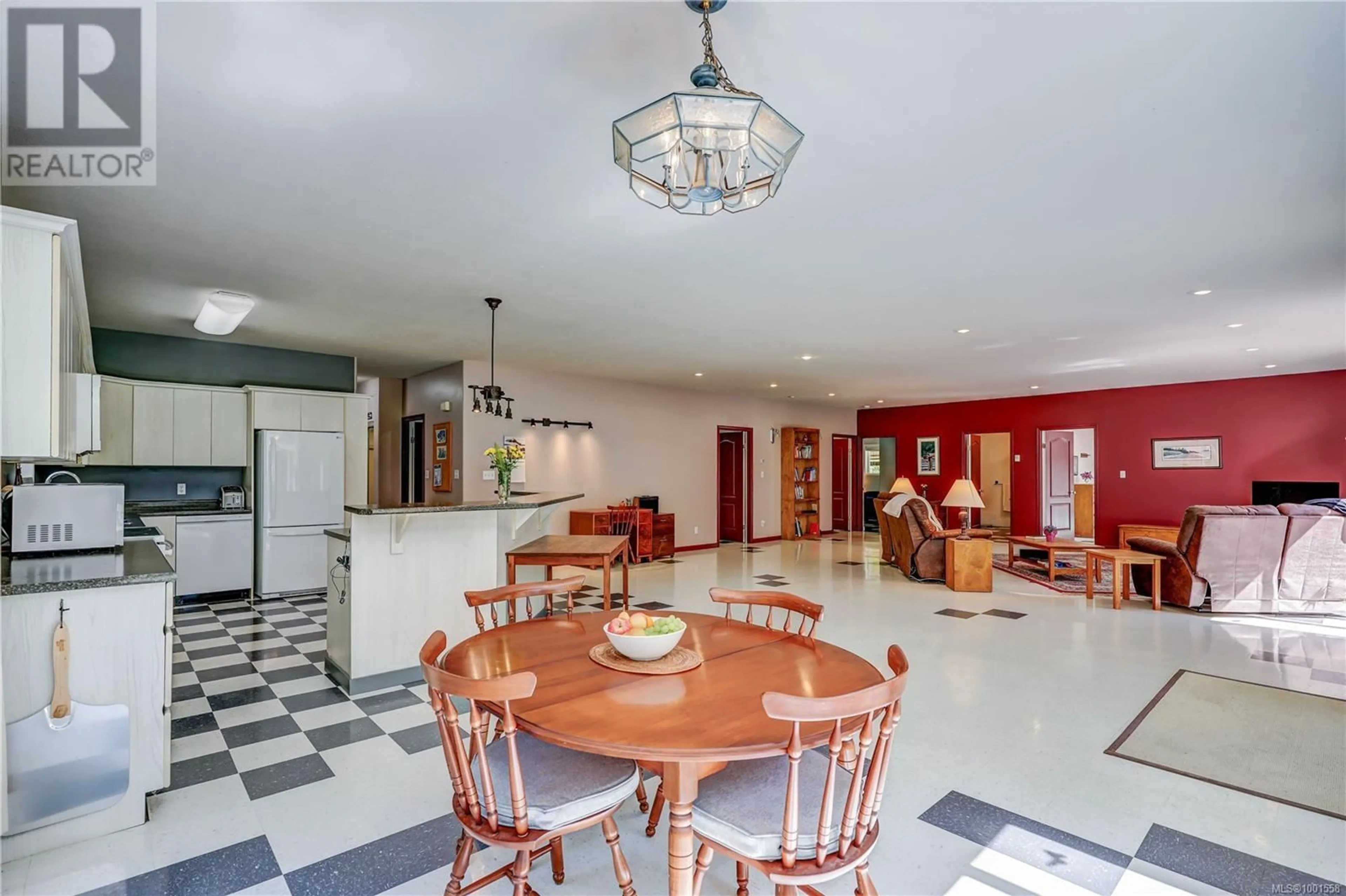 Dining room, ceramic/tile floor for 260 BATES DRIVE, Fanny Bay British Columbia V0R1W0