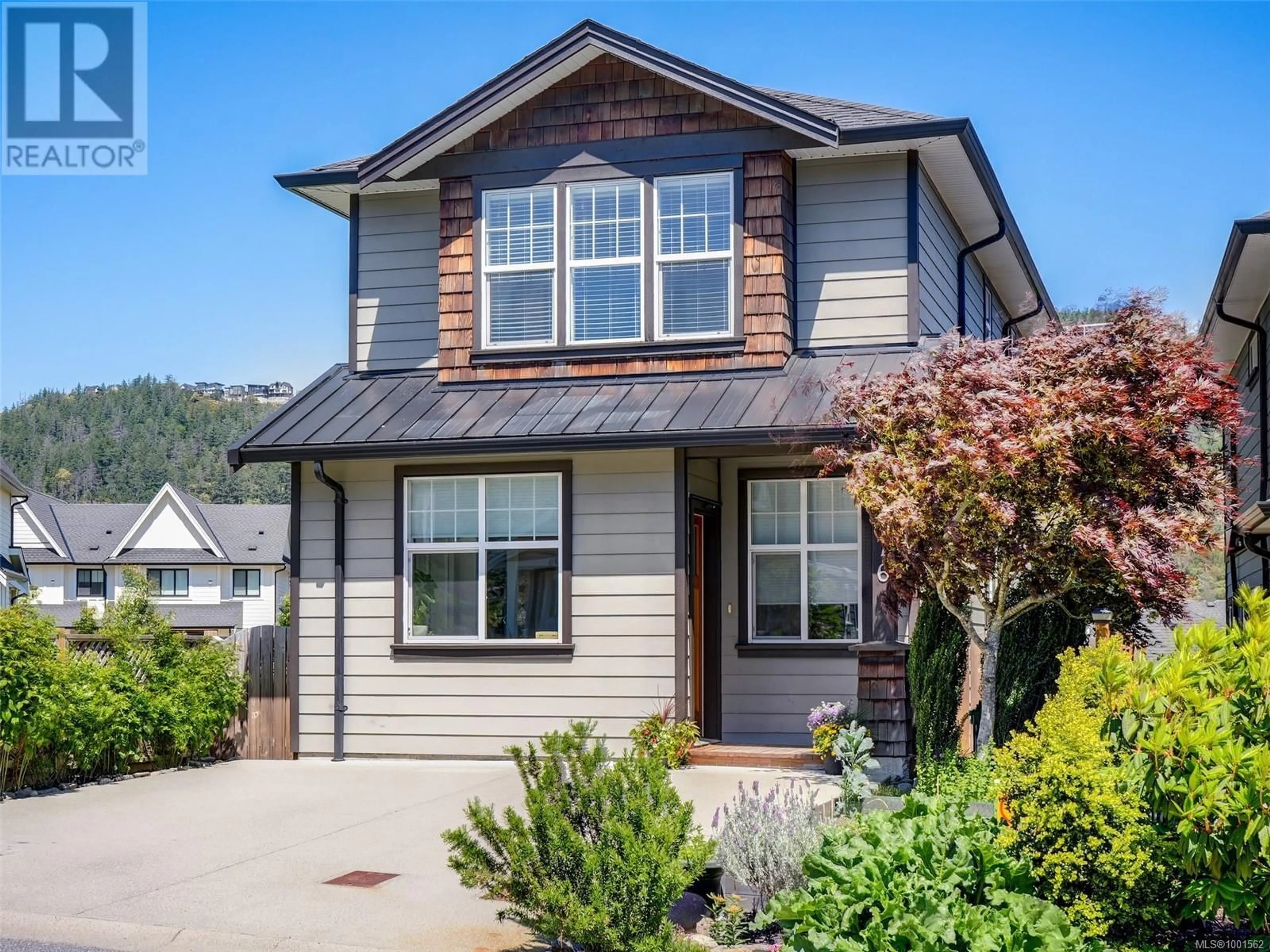 Home with vinyl exterior material, street for 2976 TRESTLE PLACE, Langford British Columbia V9B0K6