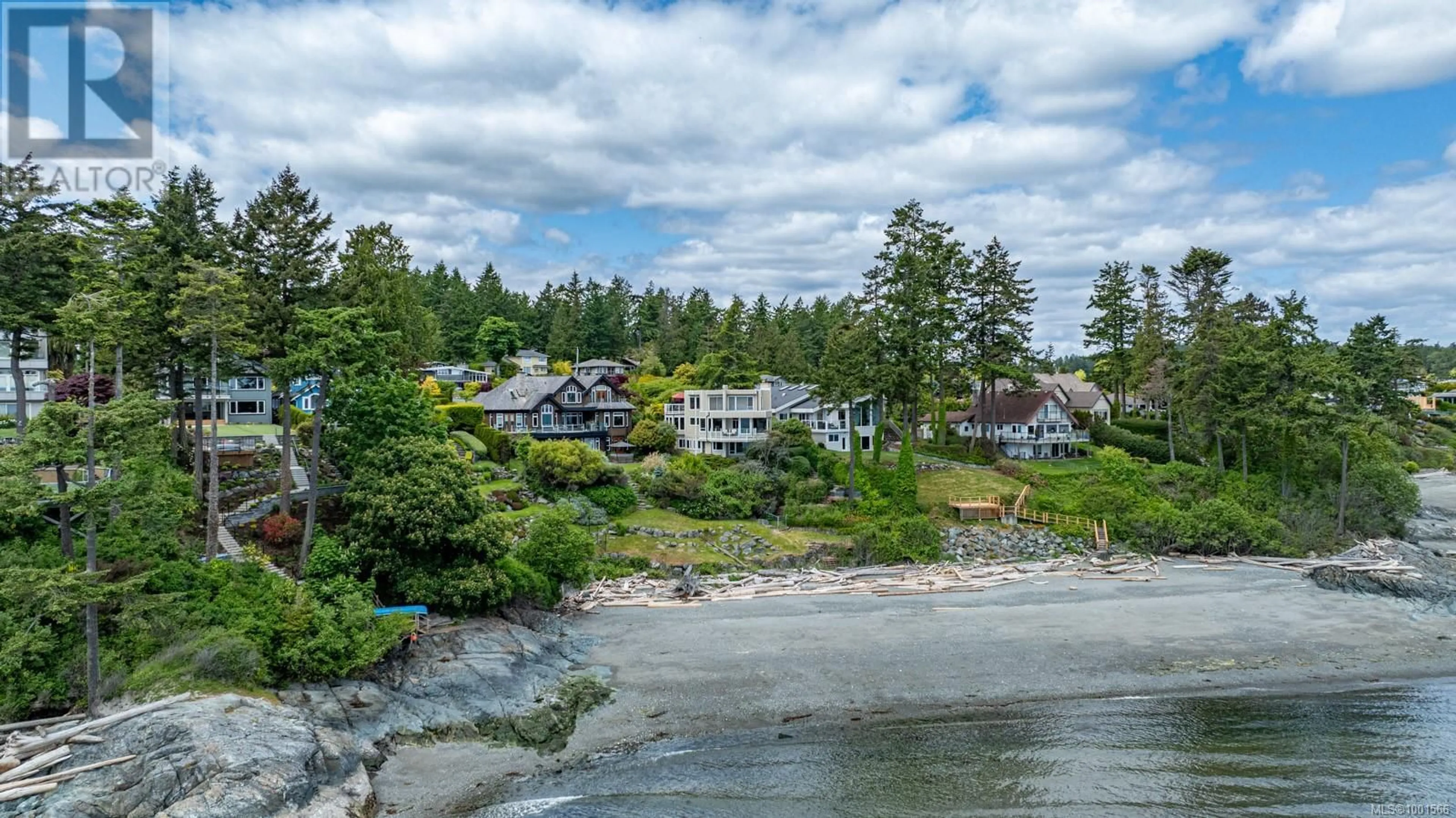 A pic from outside/outdoor area/front of a property/back of a property/a pic from drone, water/lake/river/ocean view for 5267 PARKER AVENUE, Saanich British Columbia V8Y2N1