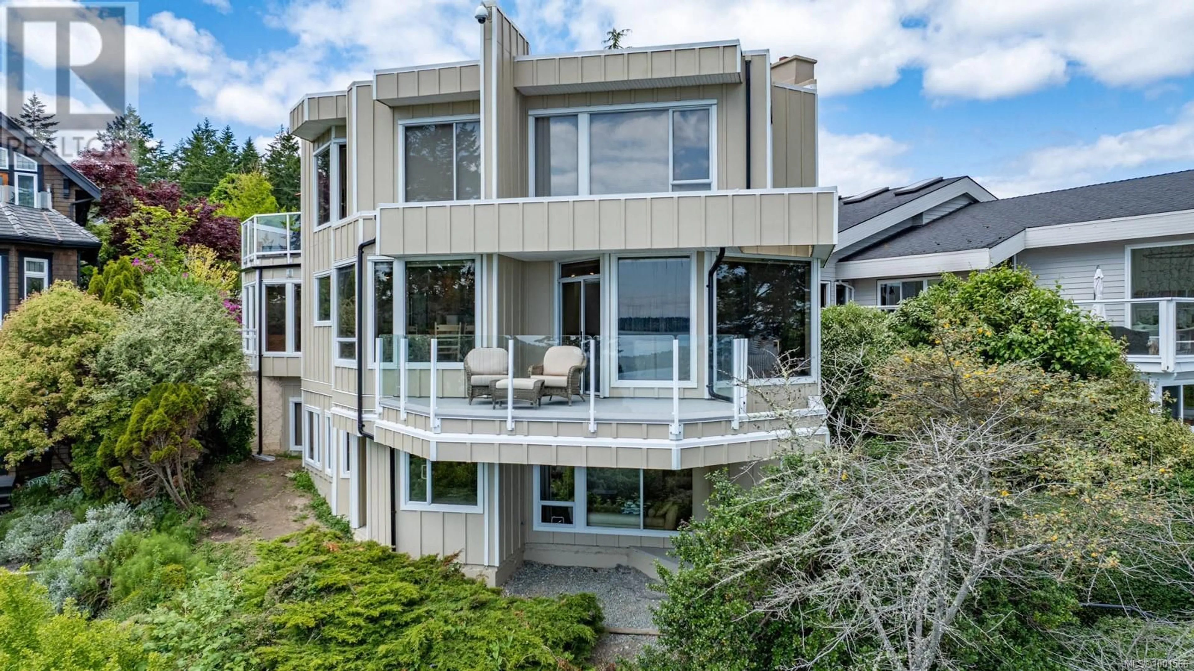 Unknown for 5267 PARKER AVENUE, Saanich British Columbia V8Y2N1