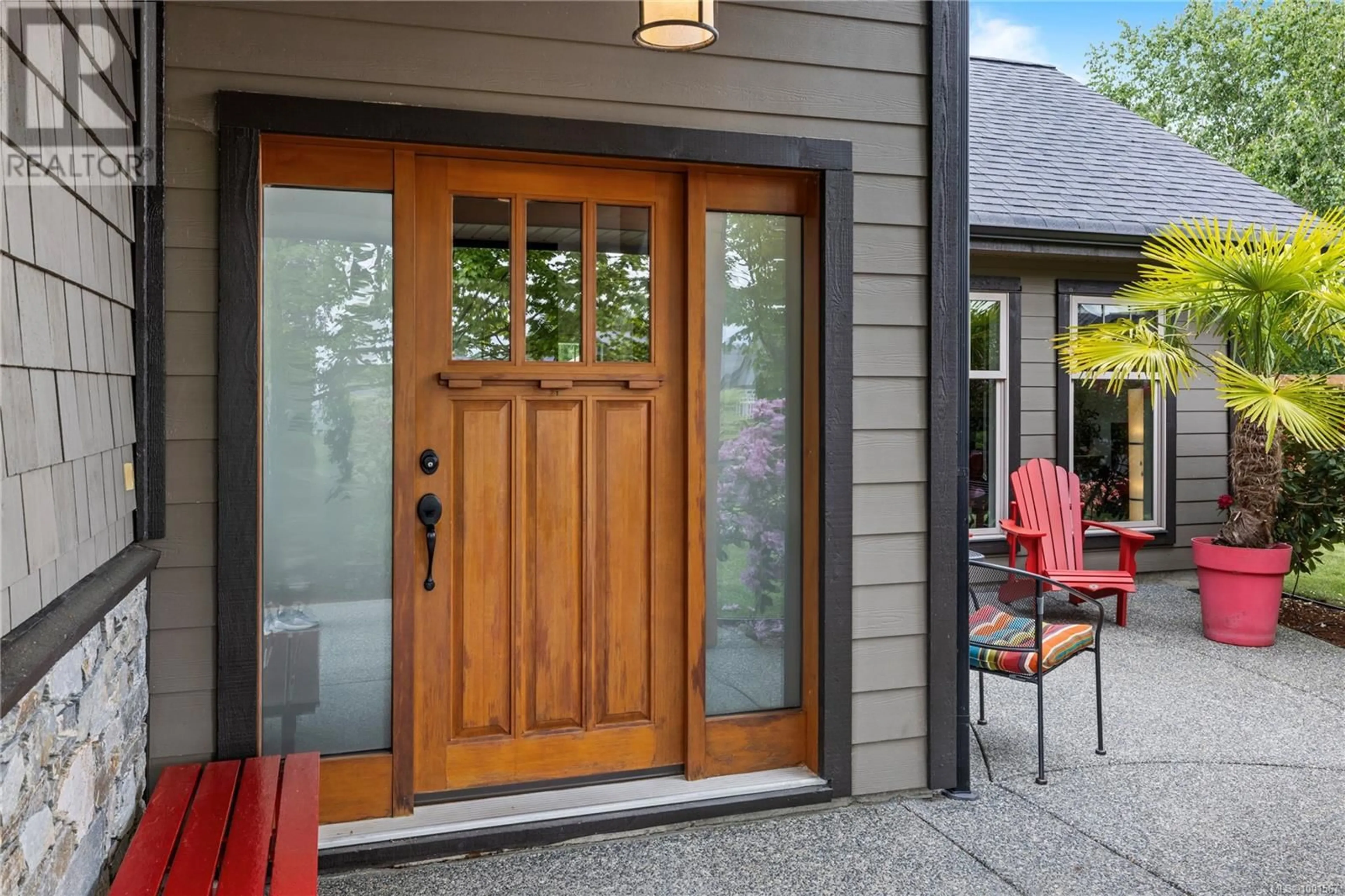 Indoor entryway for 1417 STONE LAKE DRIVE, Nanoose Bay British Columbia V9P9M4