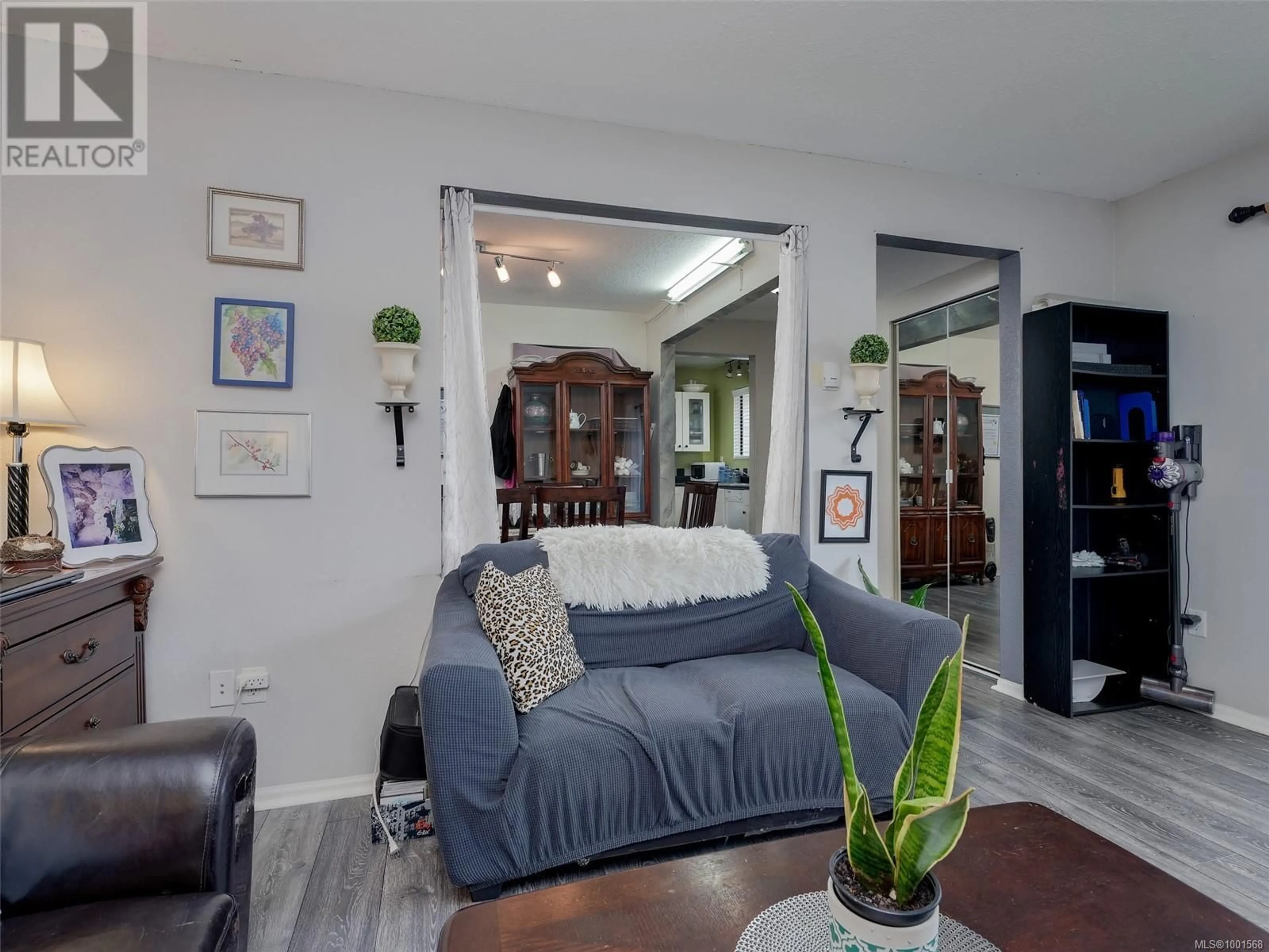 Living room with furniture, unknown for 3 - 1506 ADMIRALS ROAD, View Royal British Columbia V9A7B1