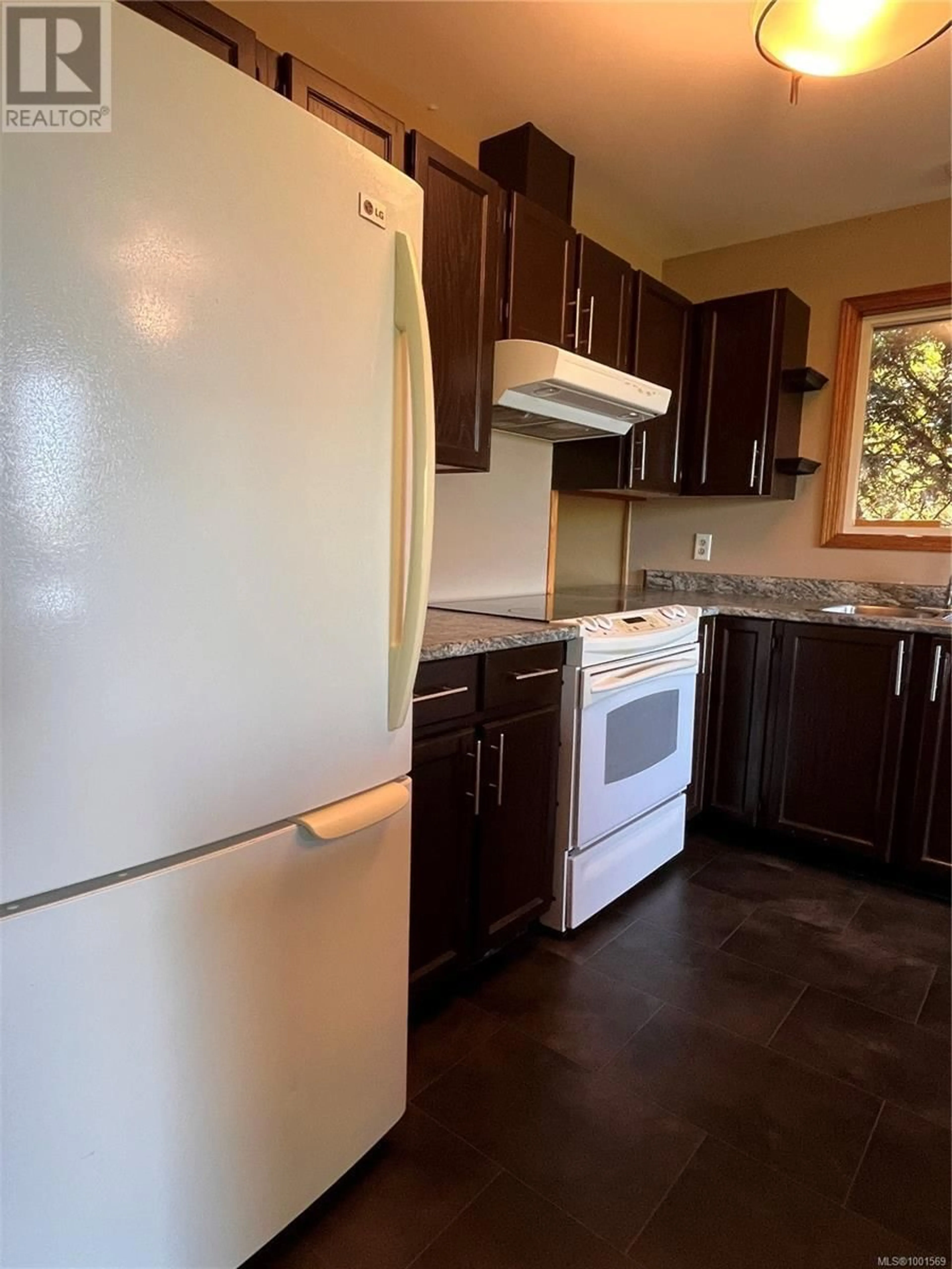 Standard kitchen, unknown for 2524 SOOKE ROAD, Colwood British Columbia V9B1X7