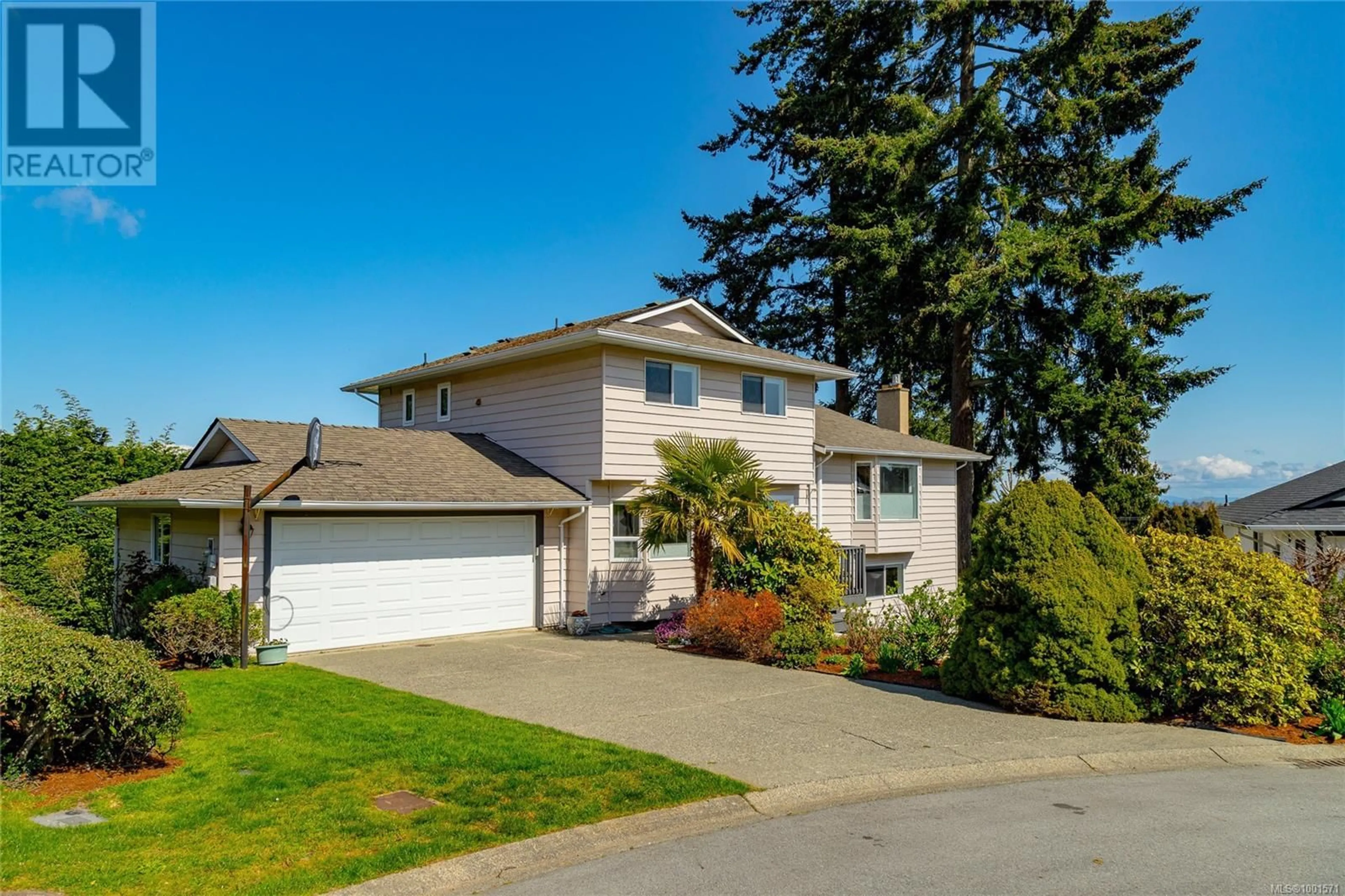 Home with vinyl exterior material, street for 2518 MONTE VISTA PLACE, Central Saanich British Columbia V8Z6Y3