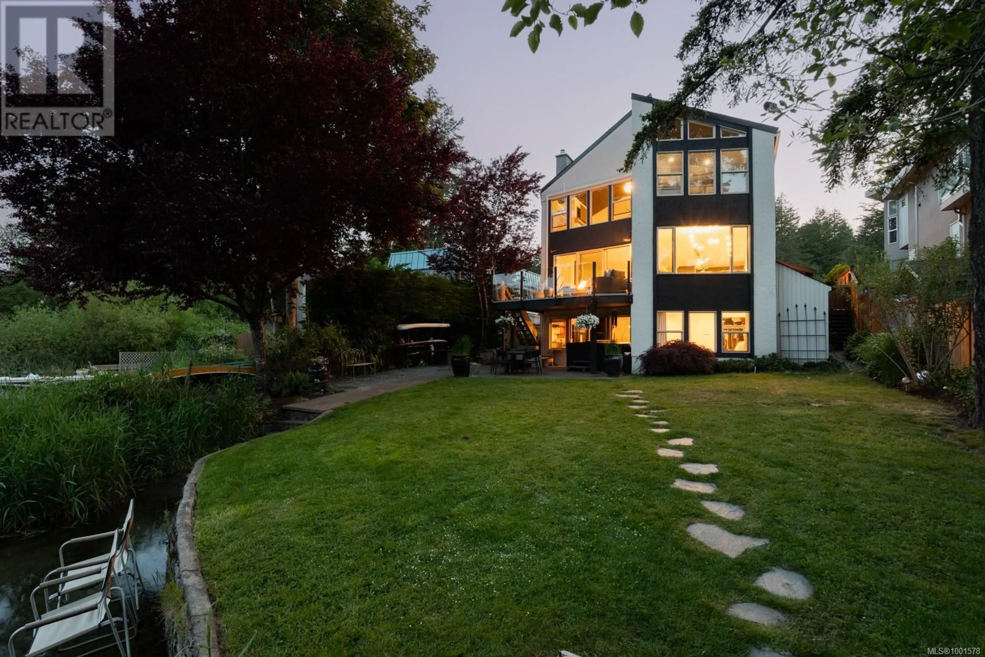 A pic from outside/outdoor area/front of a property/back of a property/a pic from drone, building for 5045 PROSPECT LAKE ROAD, Saanich British Columbia V9E1J5
