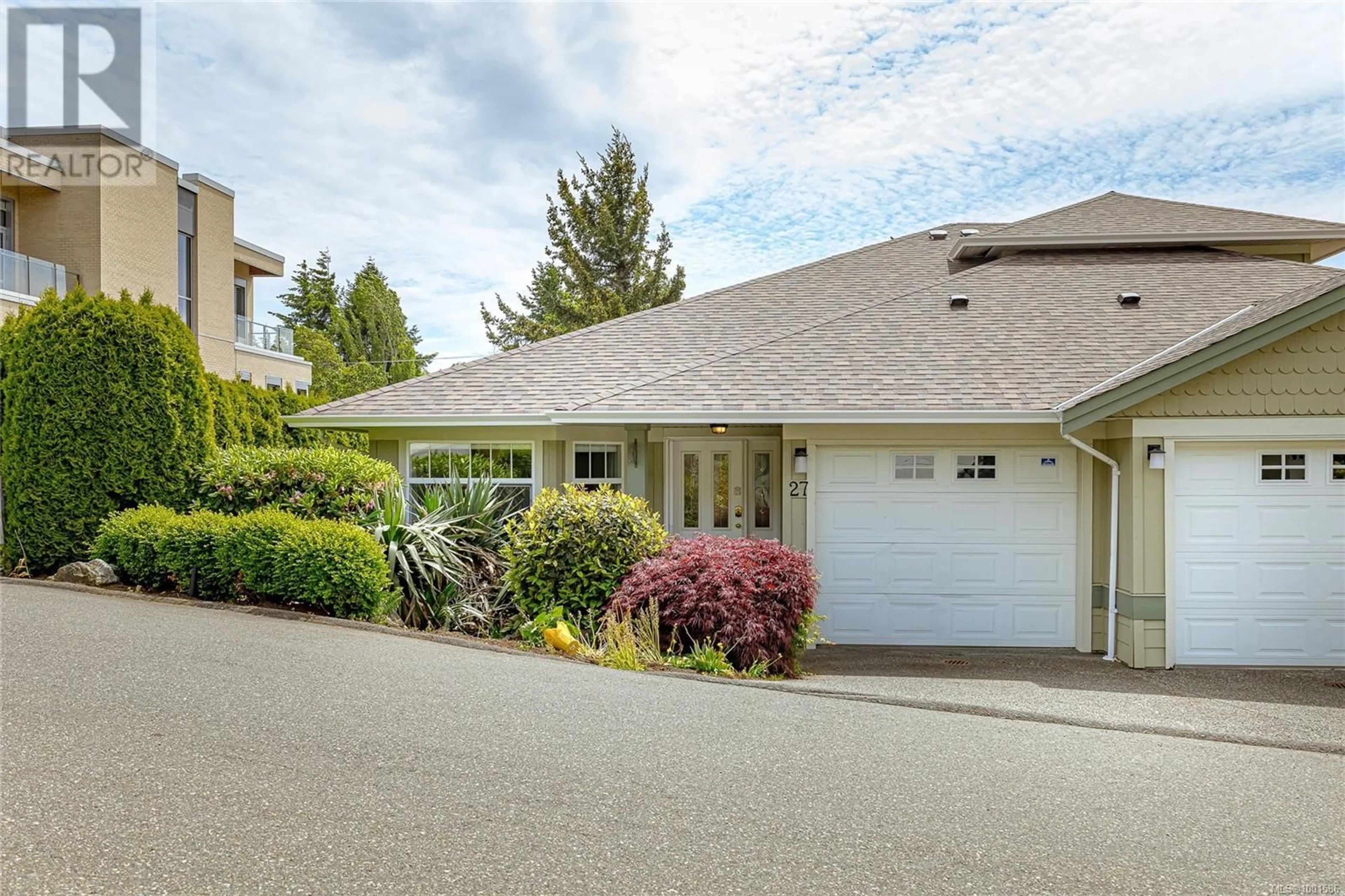 Home with vinyl exterior material, street for 27 - 126 HALLOWELL ROAD, View Royal British Columbia V9A7K2