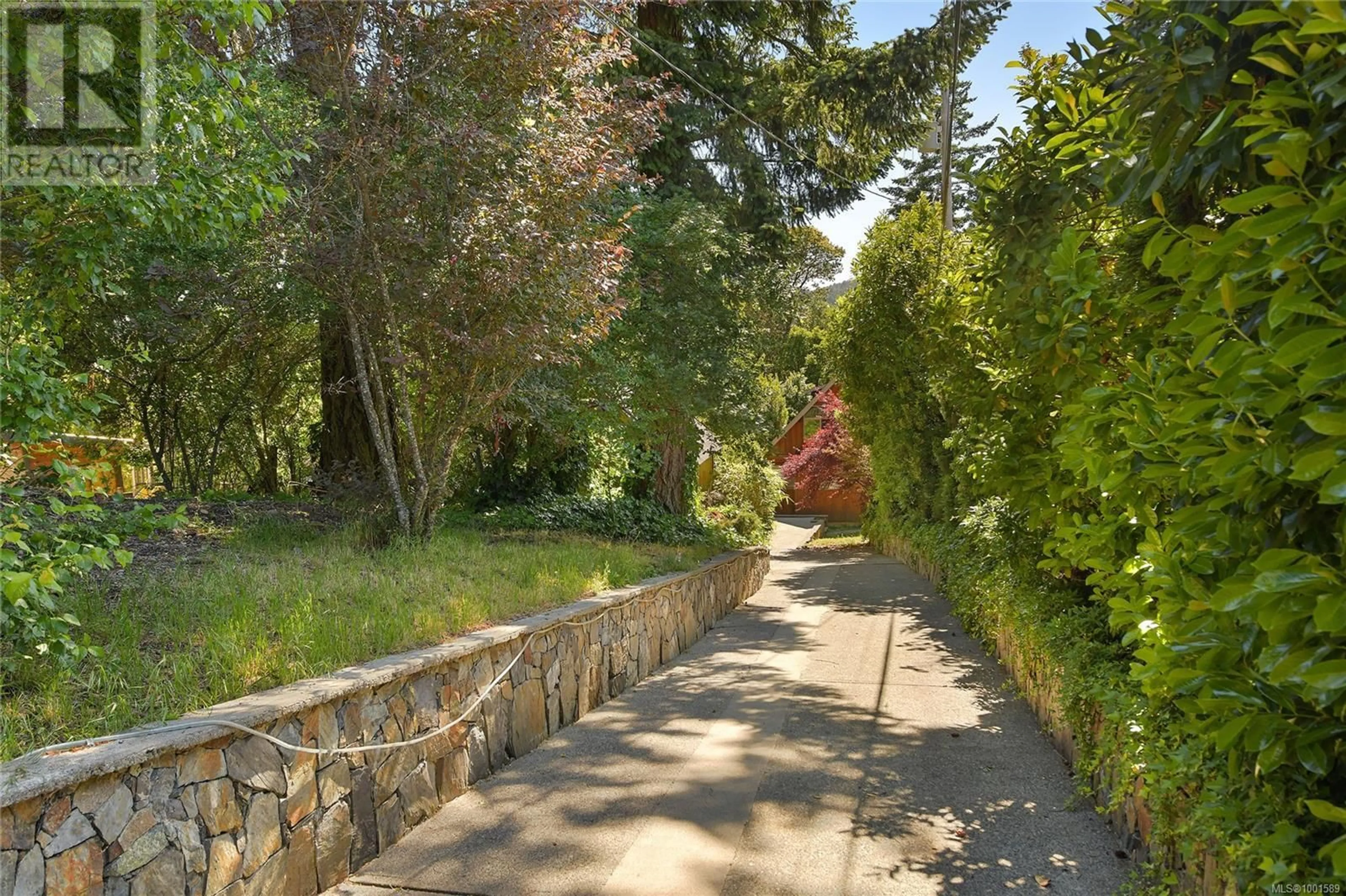 Patio, street for 2874 LEIGH ROAD, Langford British Columbia V9B4G3