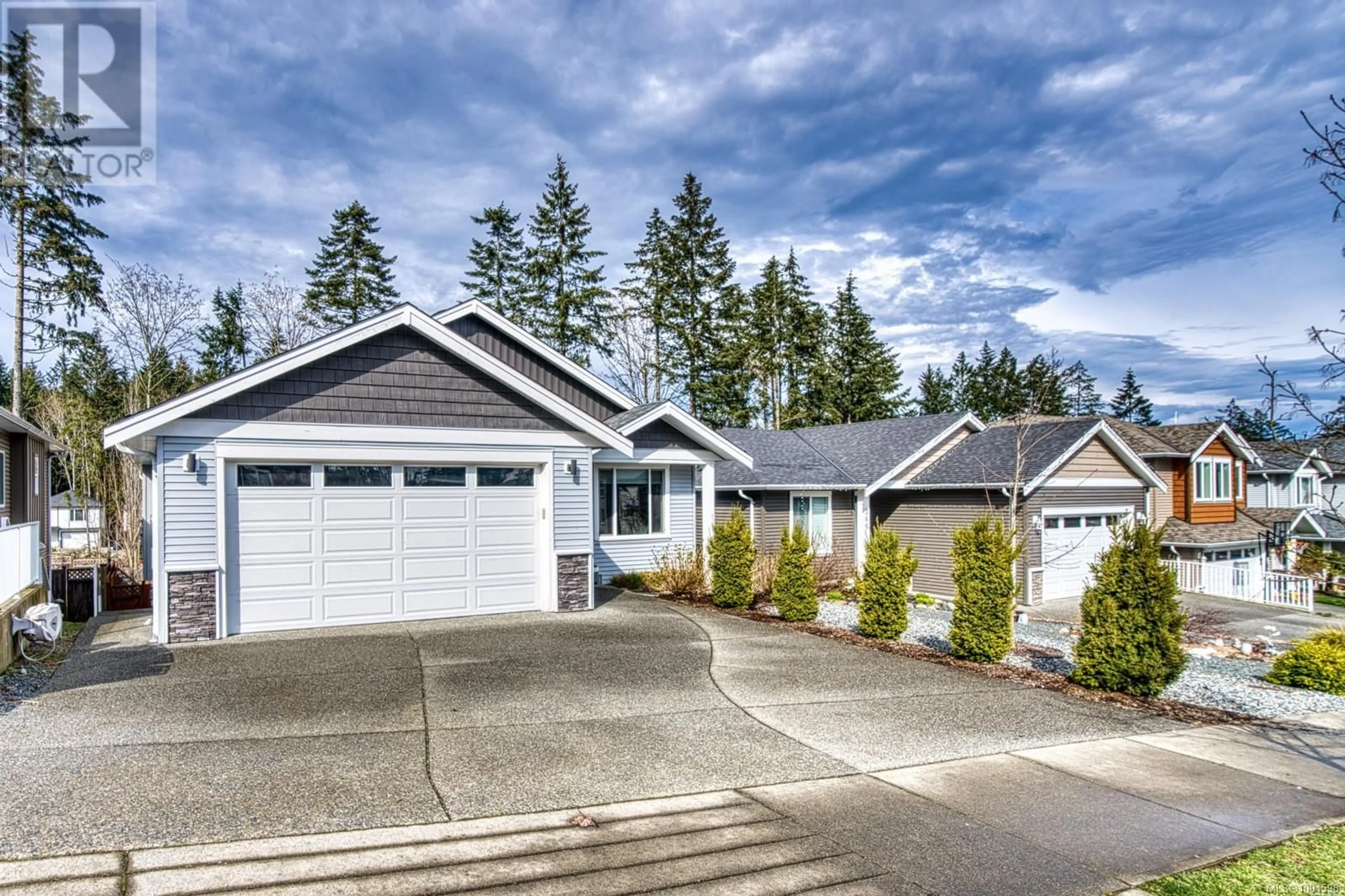 Home with vinyl exterior material, street for 370 CORDAN STREET, Nanaimo British Columbia V9R0H9