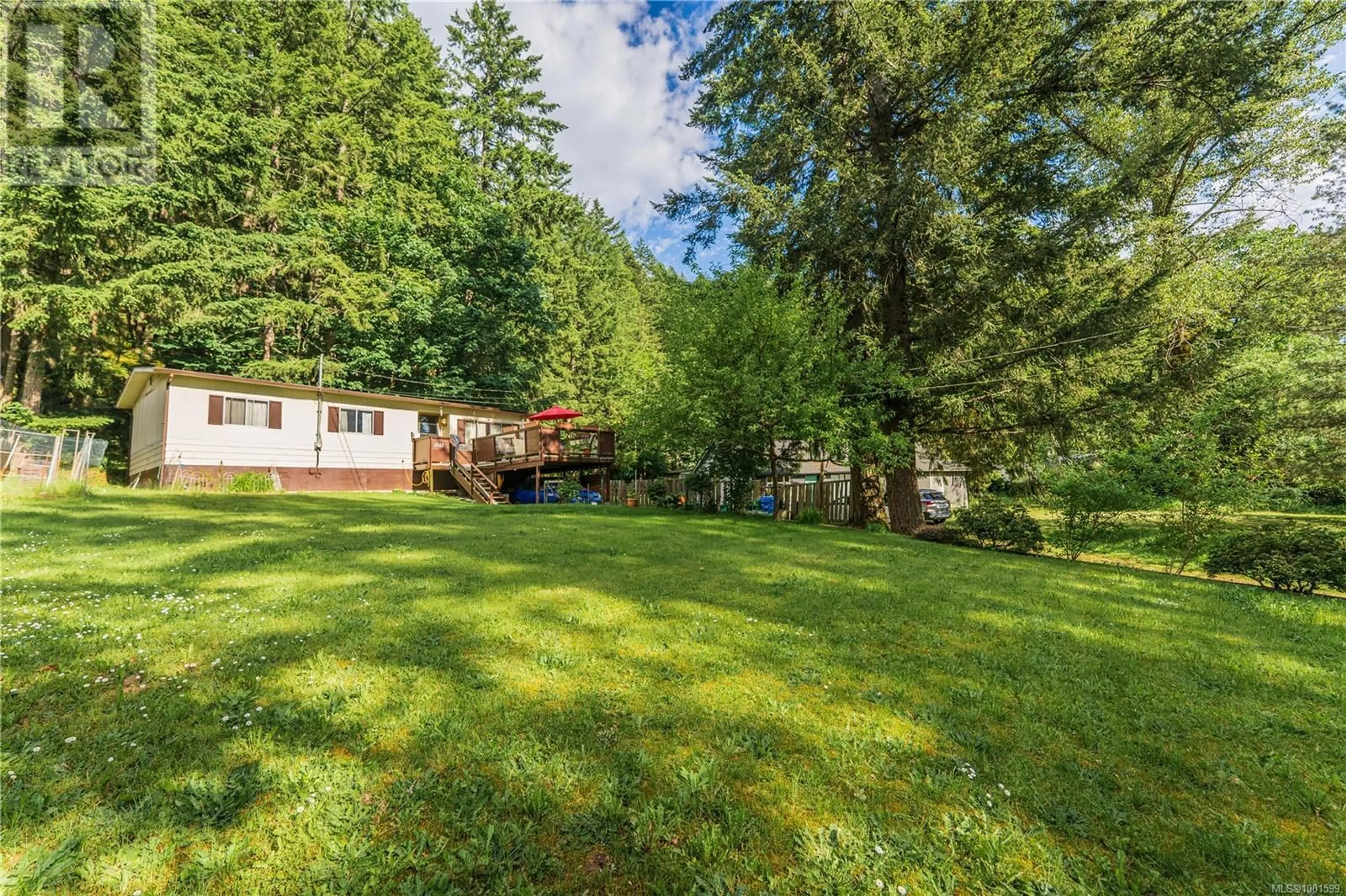 A pic from outside/outdoor area/front of a property/back of a property/a pic from drone, unknown for 1242 NANAIMO LAKES ROAD, Nanaimo British Columbia V9R5P4
