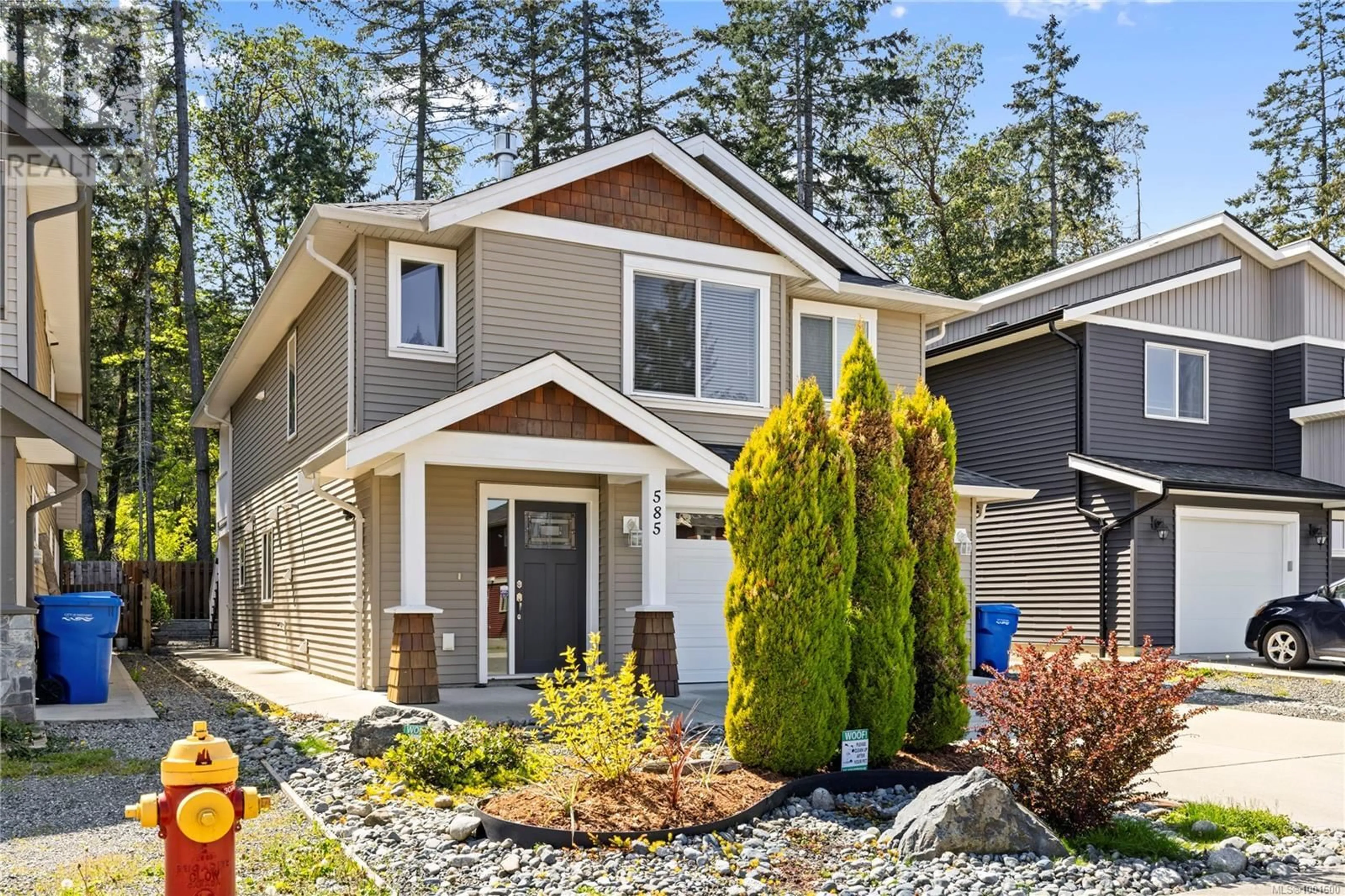 Home with vinyl exterior material, street for 585 MARISA STREET, Nanaimo British Columbia V9R0H5