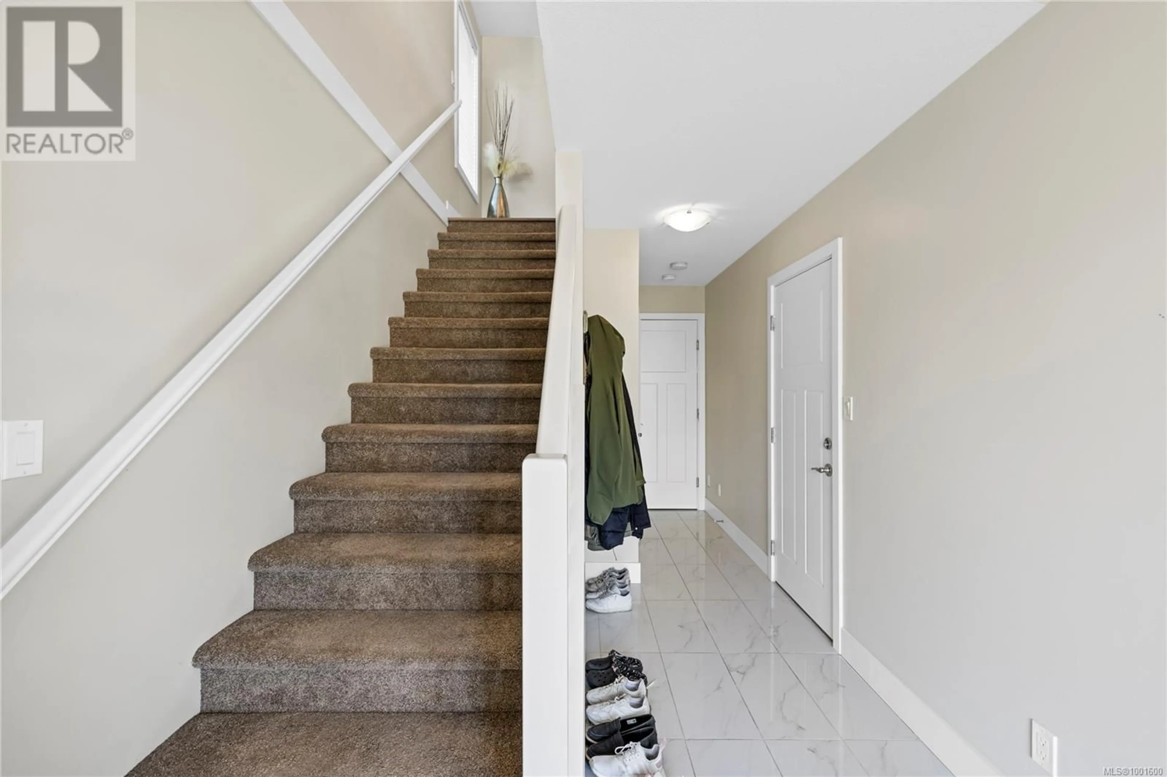 Unknown for 585 MARISA STREET, Nanaimo British Columbia V9R0H5