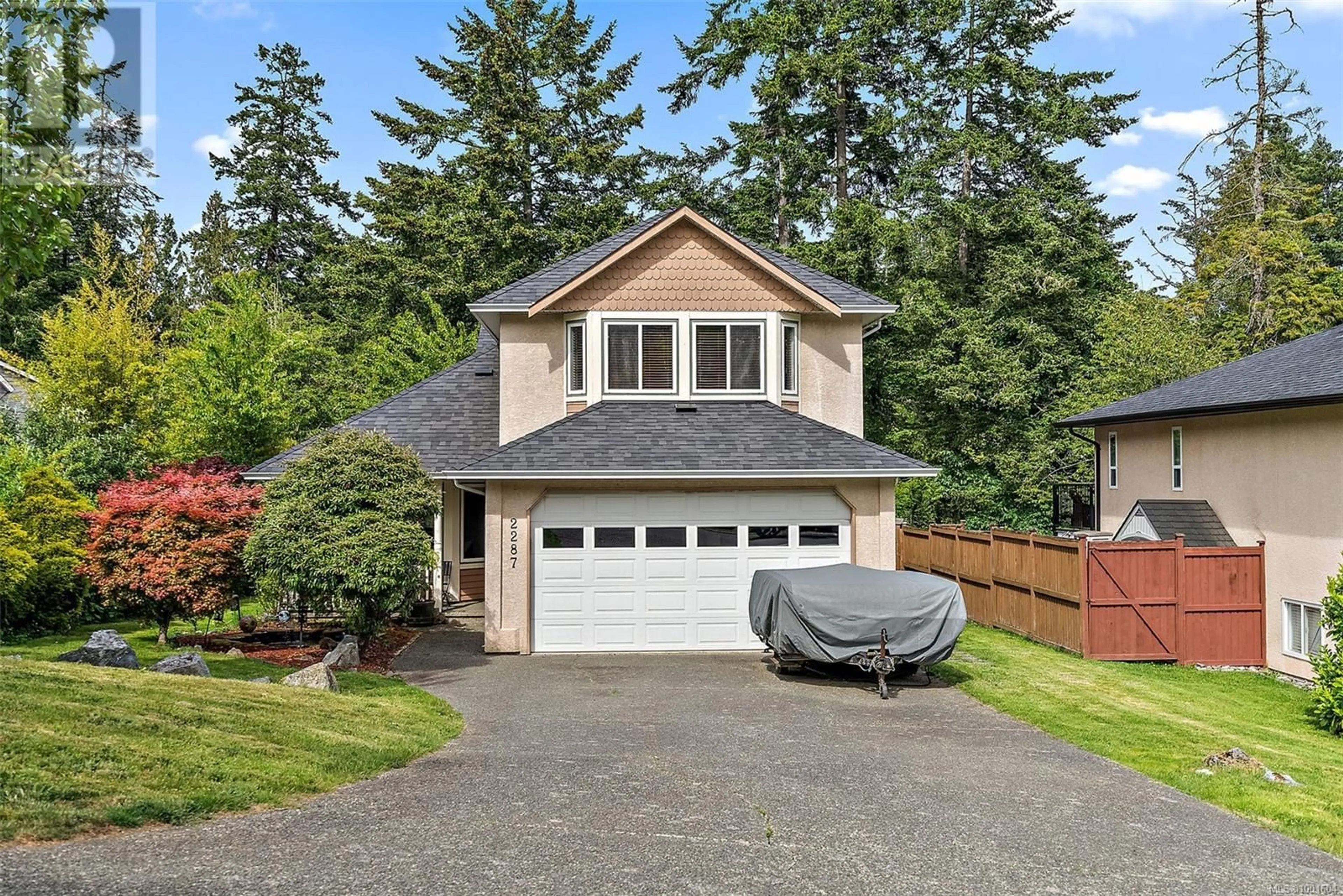 Home with vinyl exterior material, street for 2287 MEADOW VALE DRIVE, View Royal British Columbia V9B6J2