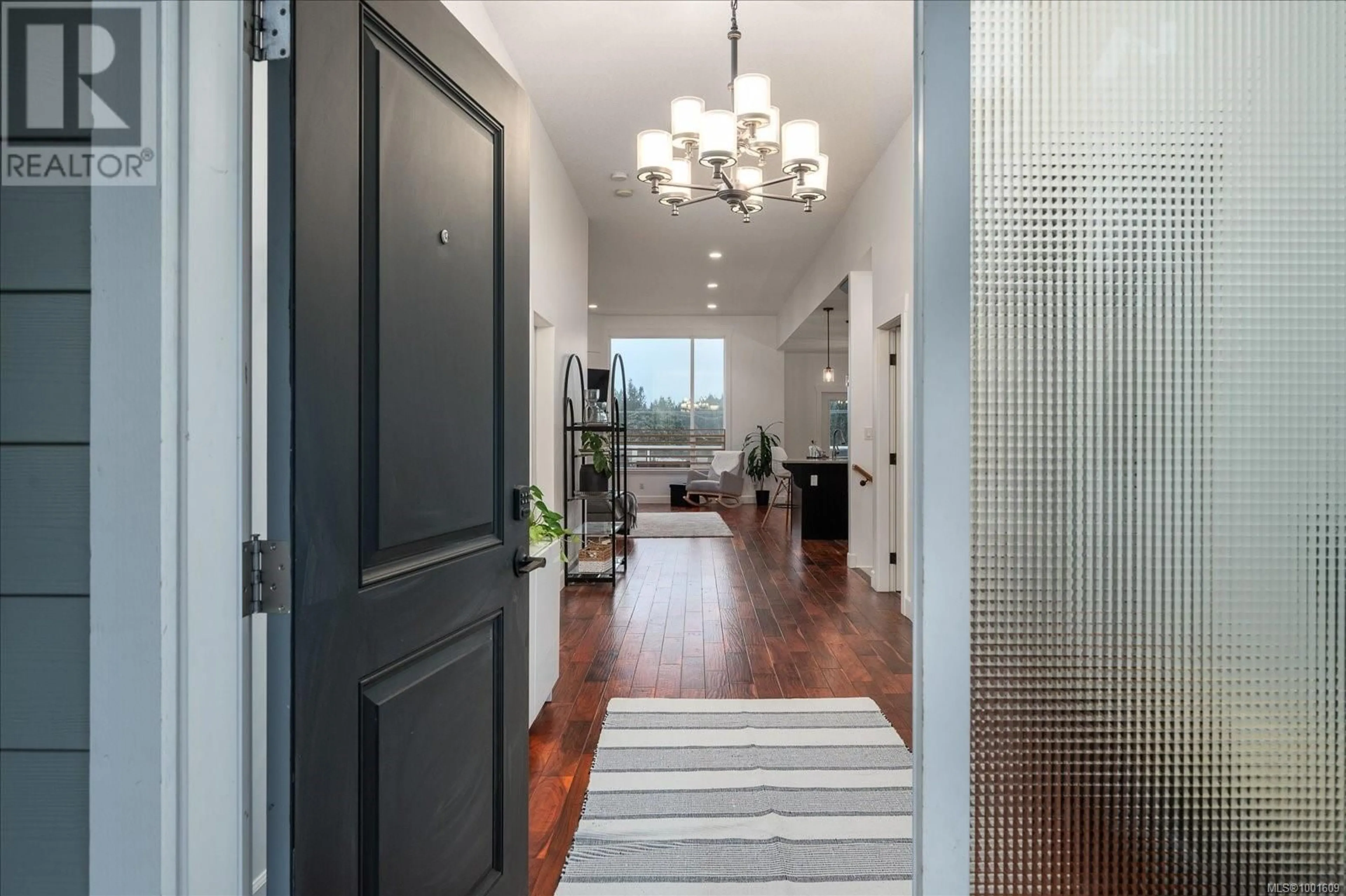 Indoor entryway for 4999 DUNN PLACE, Nanaimo British Columbia V9T6S9