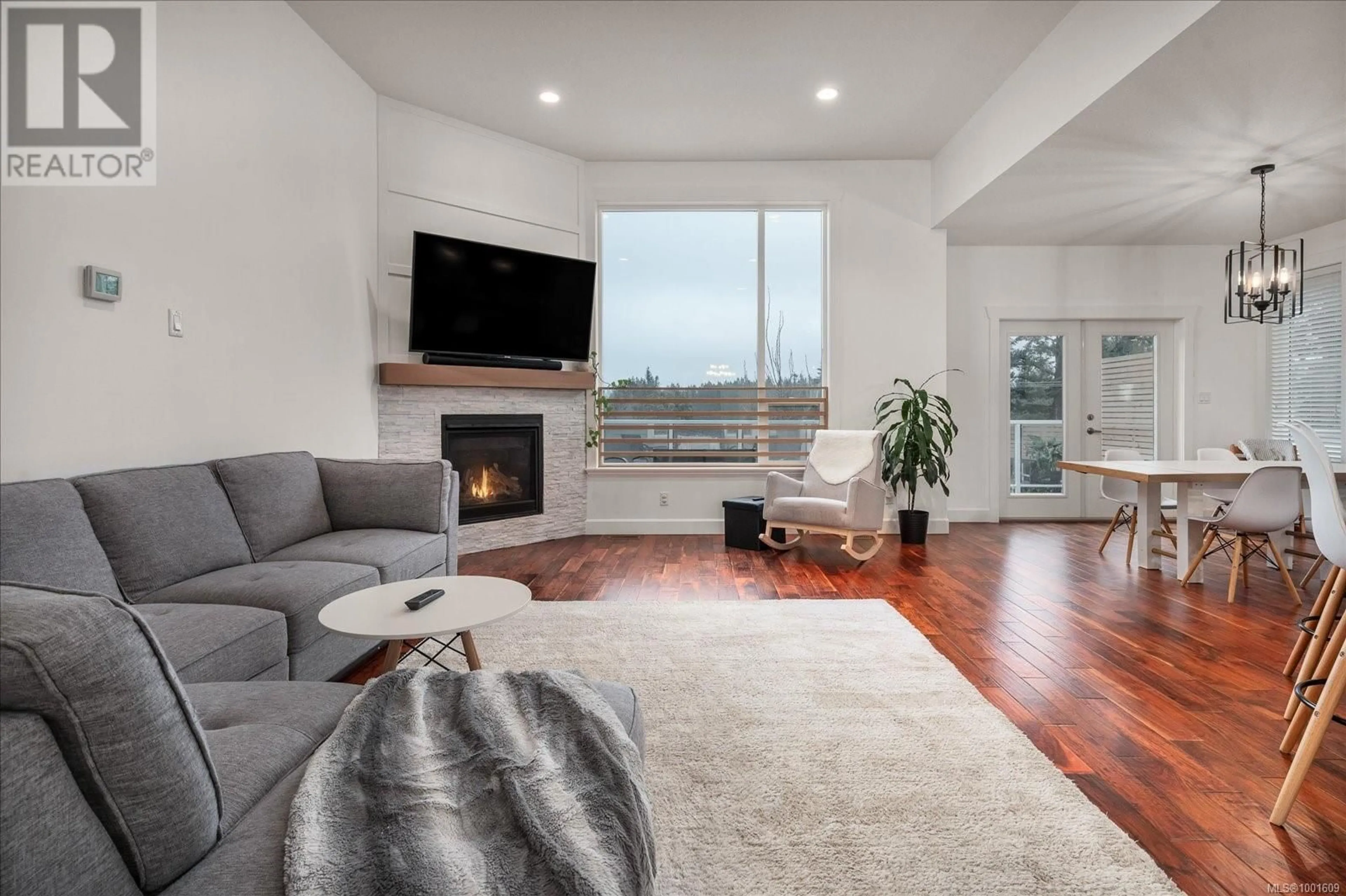 Living room with furniture, unknown for 4999 DUNN PLACE, Nanaimo British Columbia V9T6S9