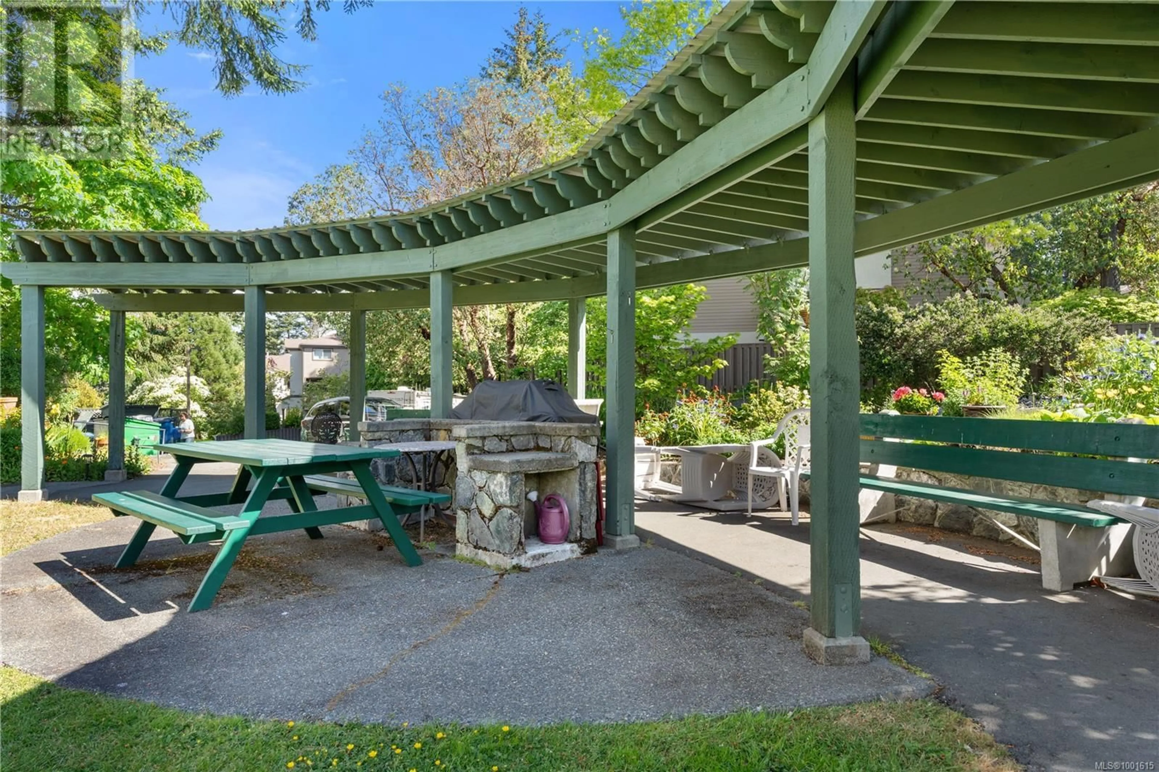 Patio, unknown for 317 - 290 ISLAND HIGHWAY, View Royal British Columbia V9B1G5