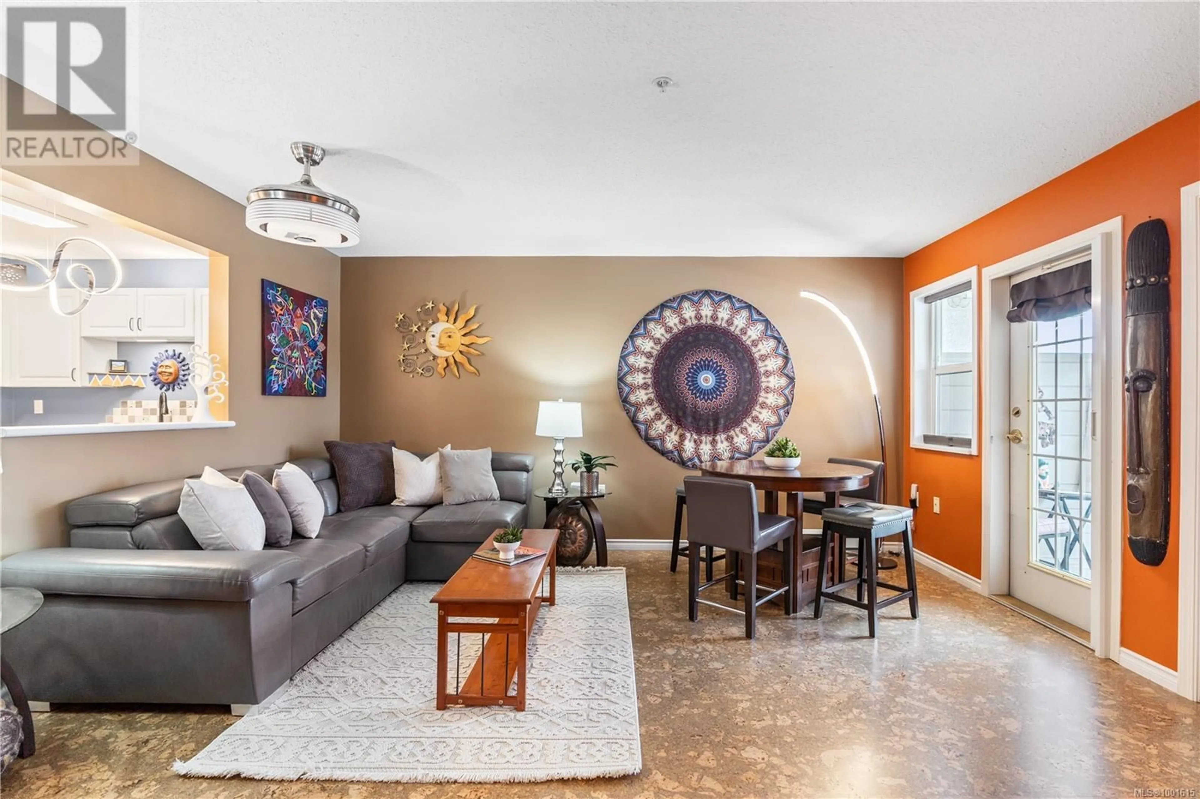 Living room with furniture, ceramic/tile floor for 317 - 290 ISLAND HIGHWAY, View Royal British Columbia V9B1G5