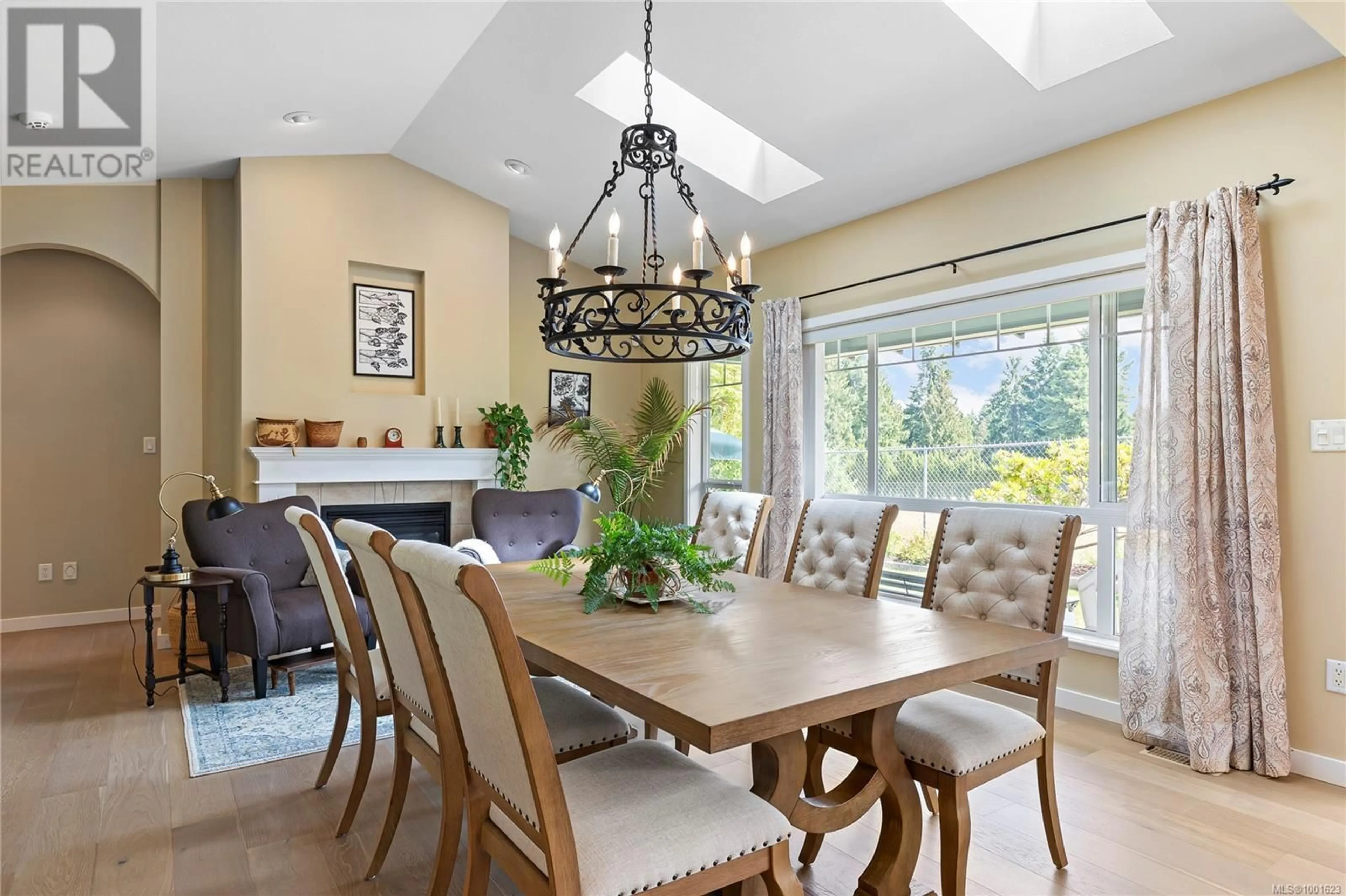 Dining room, unknown for 604 LACOUVEE WAY, Qualicum Beach British Columbia V9K2S1