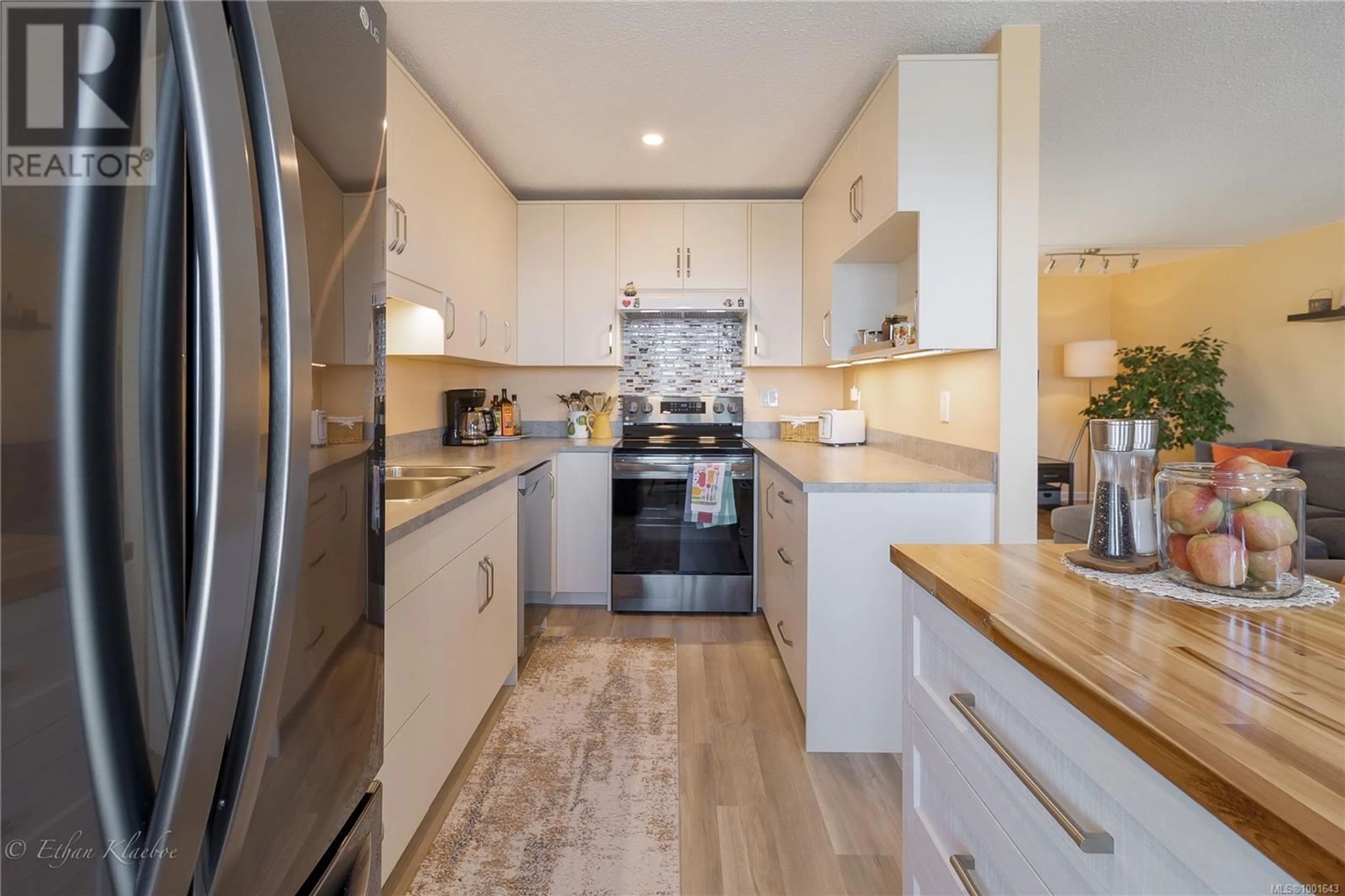 Open concept kitchen, unknown for 216B - 6231 BLUEBACK ROAD, Nanaimo British Columbia V9V1J3