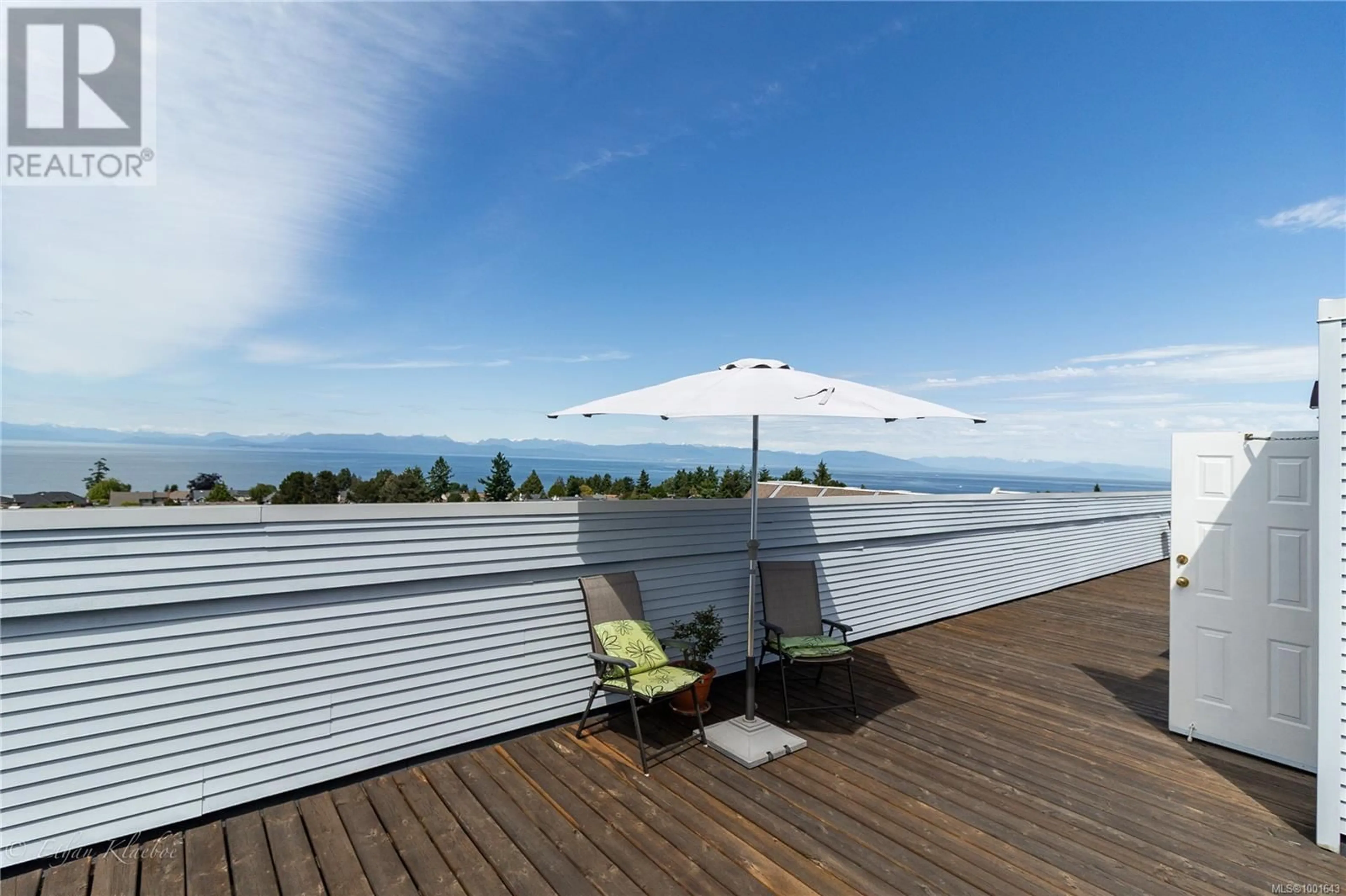 Patio, water/lake/river/ocean view for 216B - 6231 BLUEBACK ROAD, Nanaimo British Columbia V9V1J3