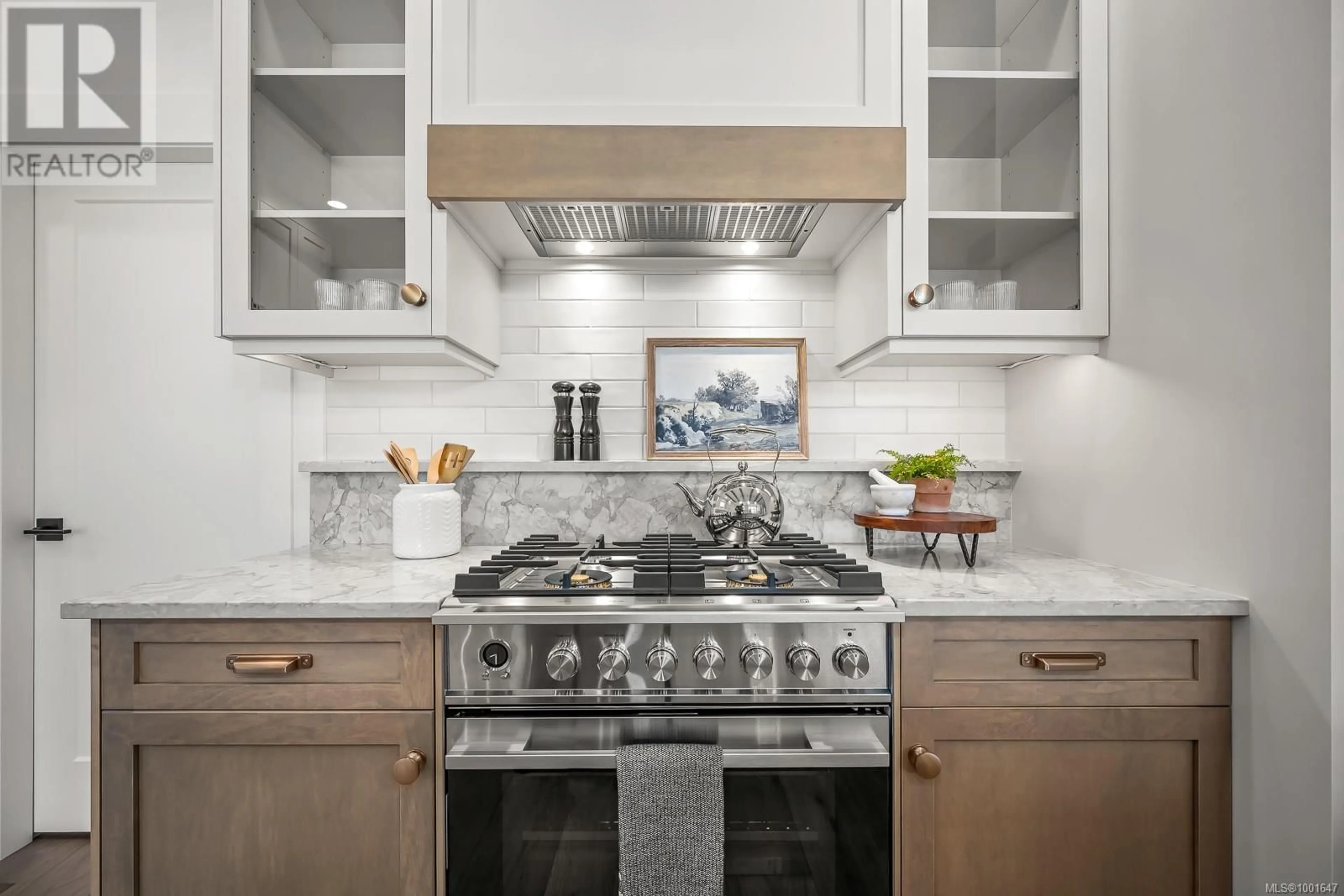 Contemporary kitchen, ceramic/tile floor for 3284 MARYGROVE PLACE, Courtenay British Columbia V9N0E7