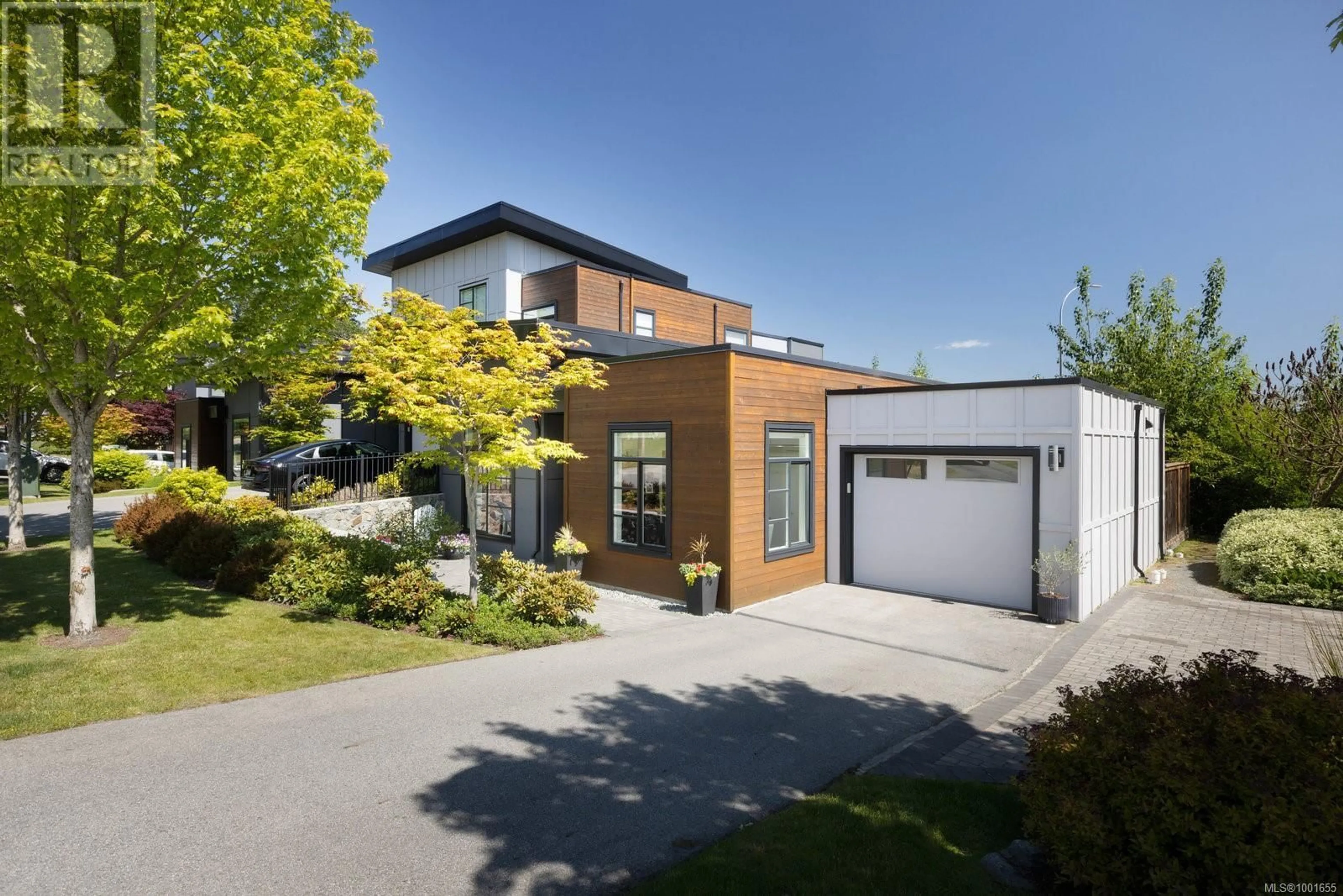 Home with brick exterior material, street for 76 ST. GILES STREET, View Royal British Columbia V8Z1P9