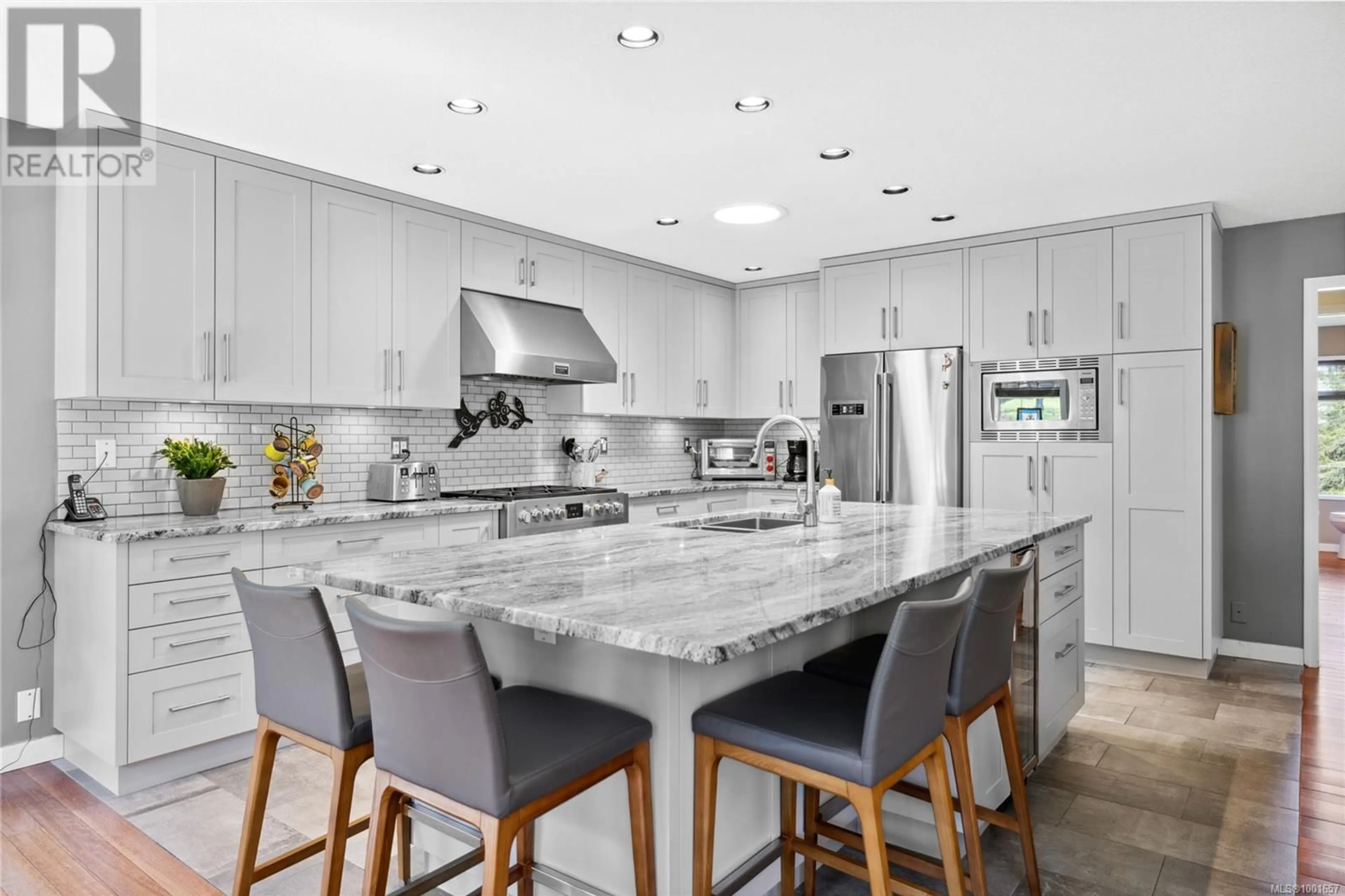 Contemporary kitchen, ceramic/tile floor for 7955 SOUTHWIND DRIVE, Lantzville British Columbia V0R2H0
