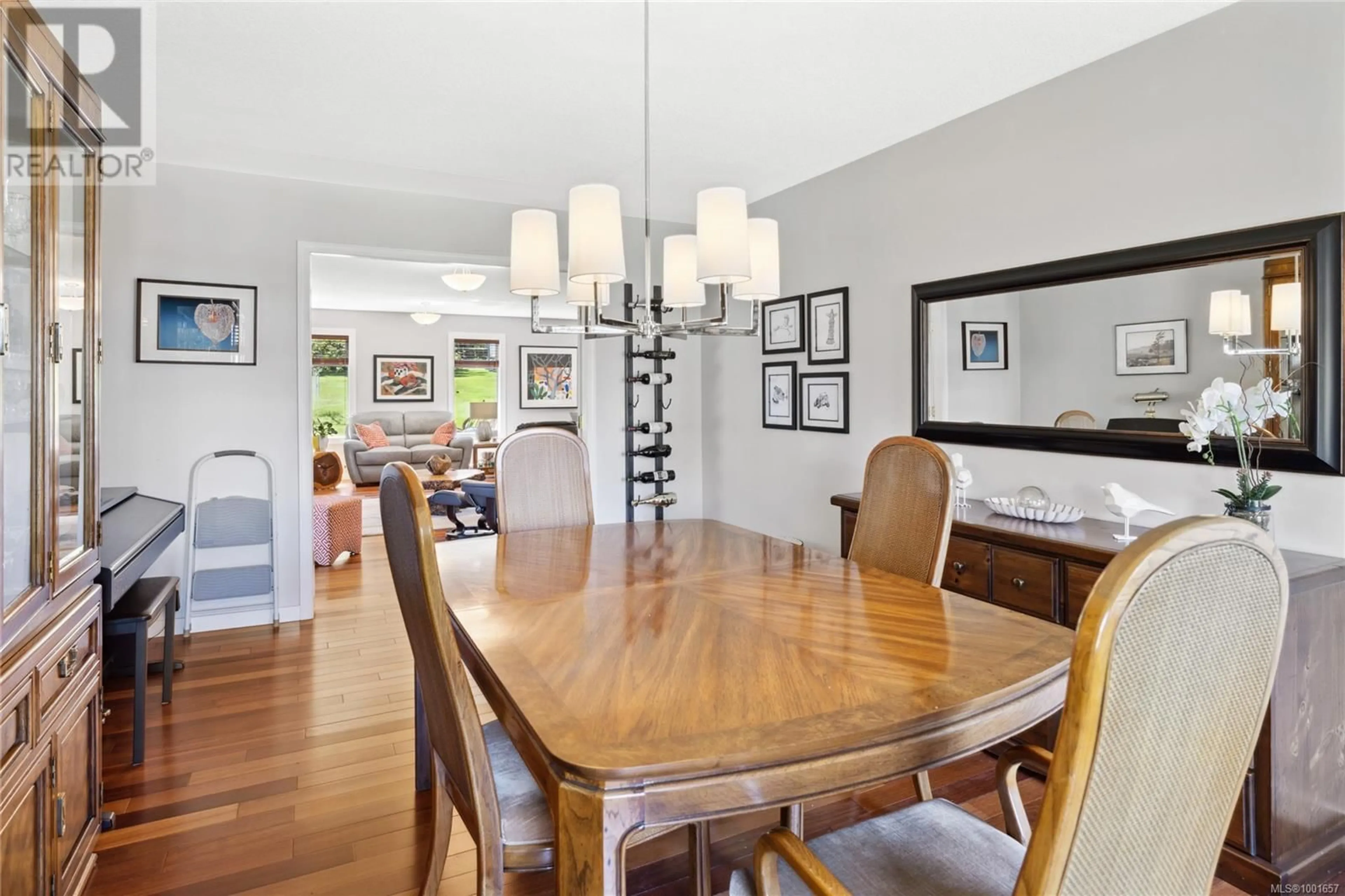 Dining room, wood/laminate floor for 7955 SOUTHWIND DRIVE, Lantzville British Columbia V0R2H0