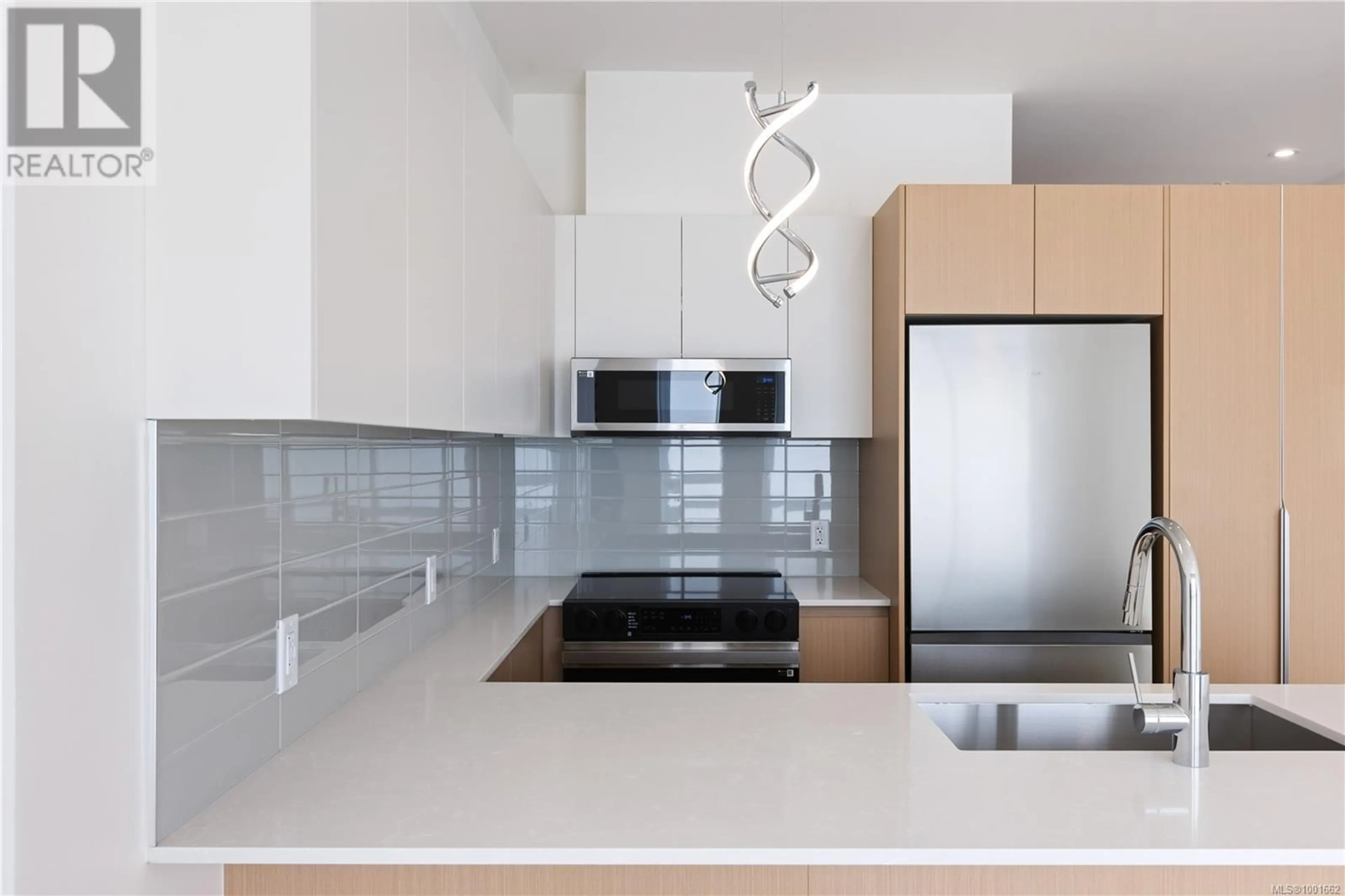 Standard kitchen, unknown for 217 - 2374 OAKVILLE AVENUE, Sidney British Columbia V8L1V5