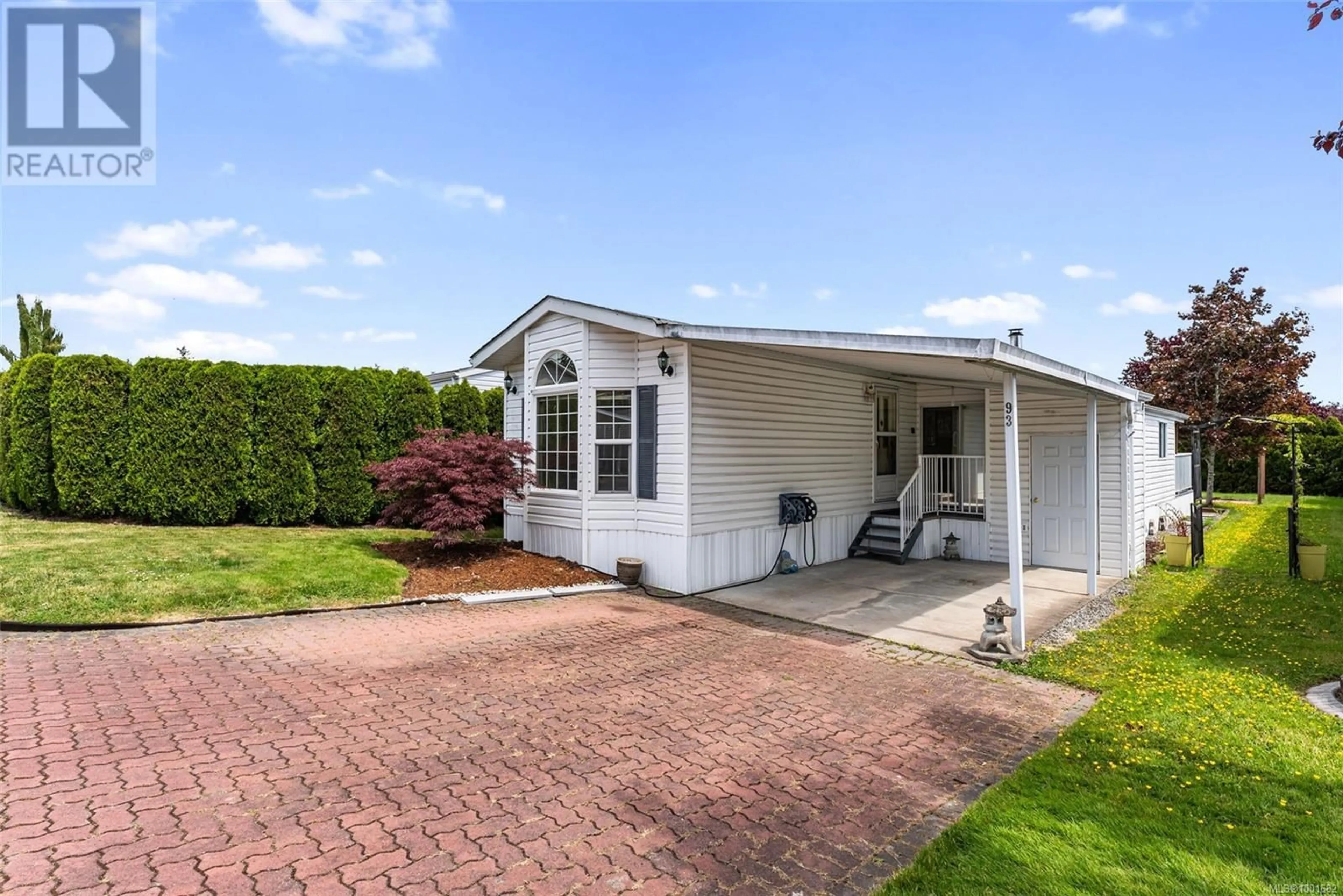 Home with vinyl exterior material, street for 93 - 7583 CENTRAL SAANICH ROAD, Central Saanich British Columbia V8M2B6