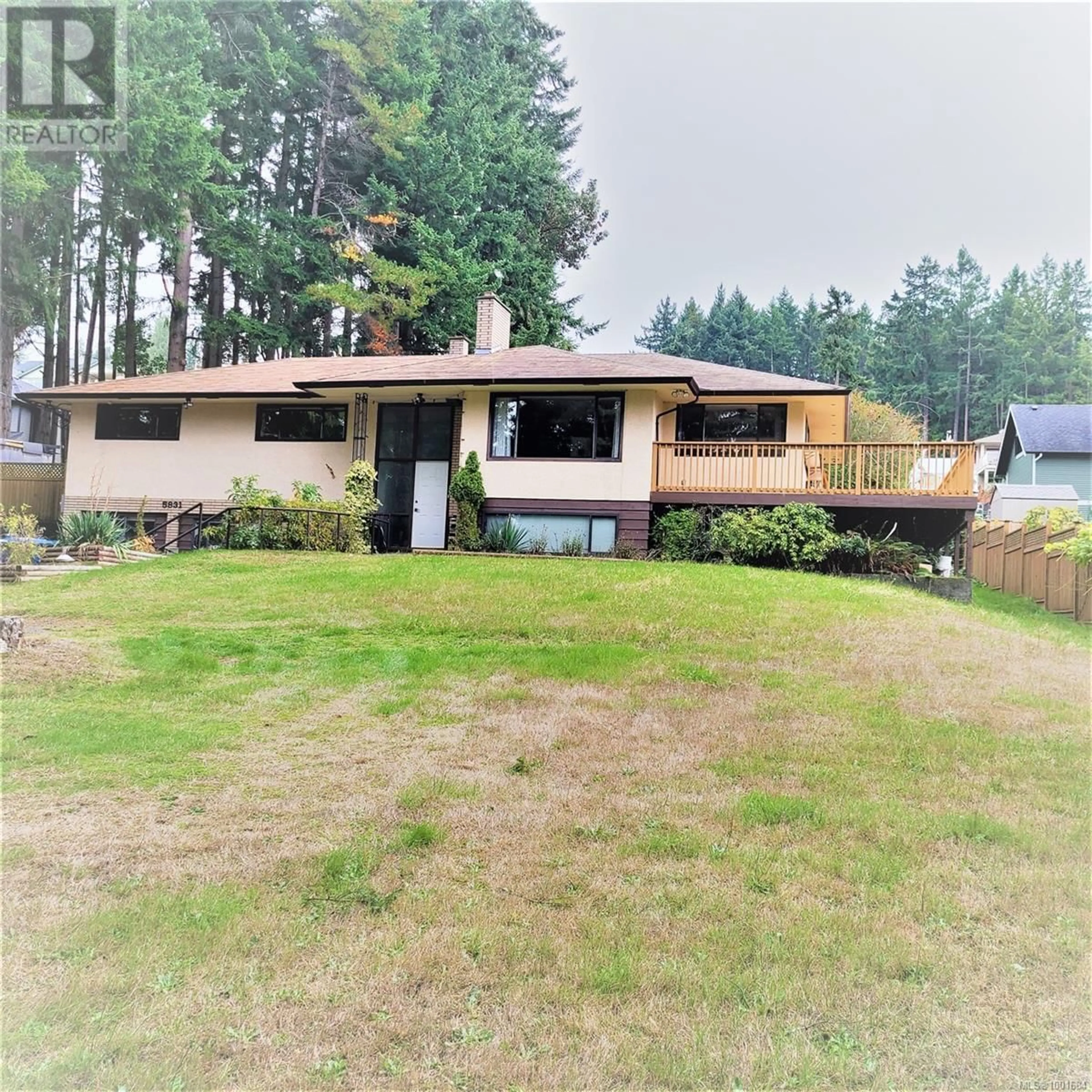 A pic from outside/outdoor area/front of a property/back of a property/a pic from drone, unknown for 5831 HAMMOND BAY ROAD, Nanaimo British Columbia V9T5N3