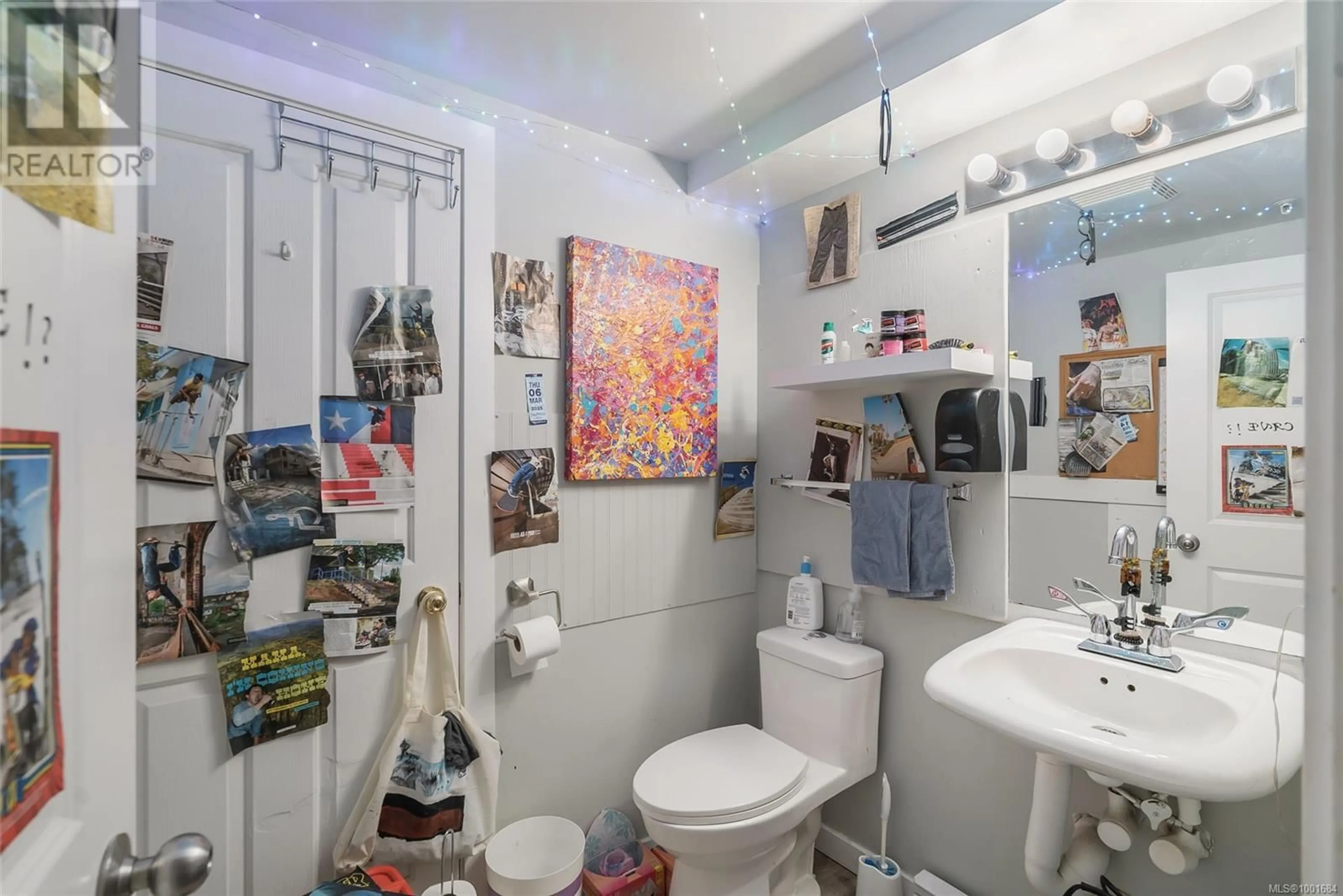 Standard bathroom, unknown for 5831 HAMMOND BAY ROAD, Nanaimo British Columbia V9T5N3