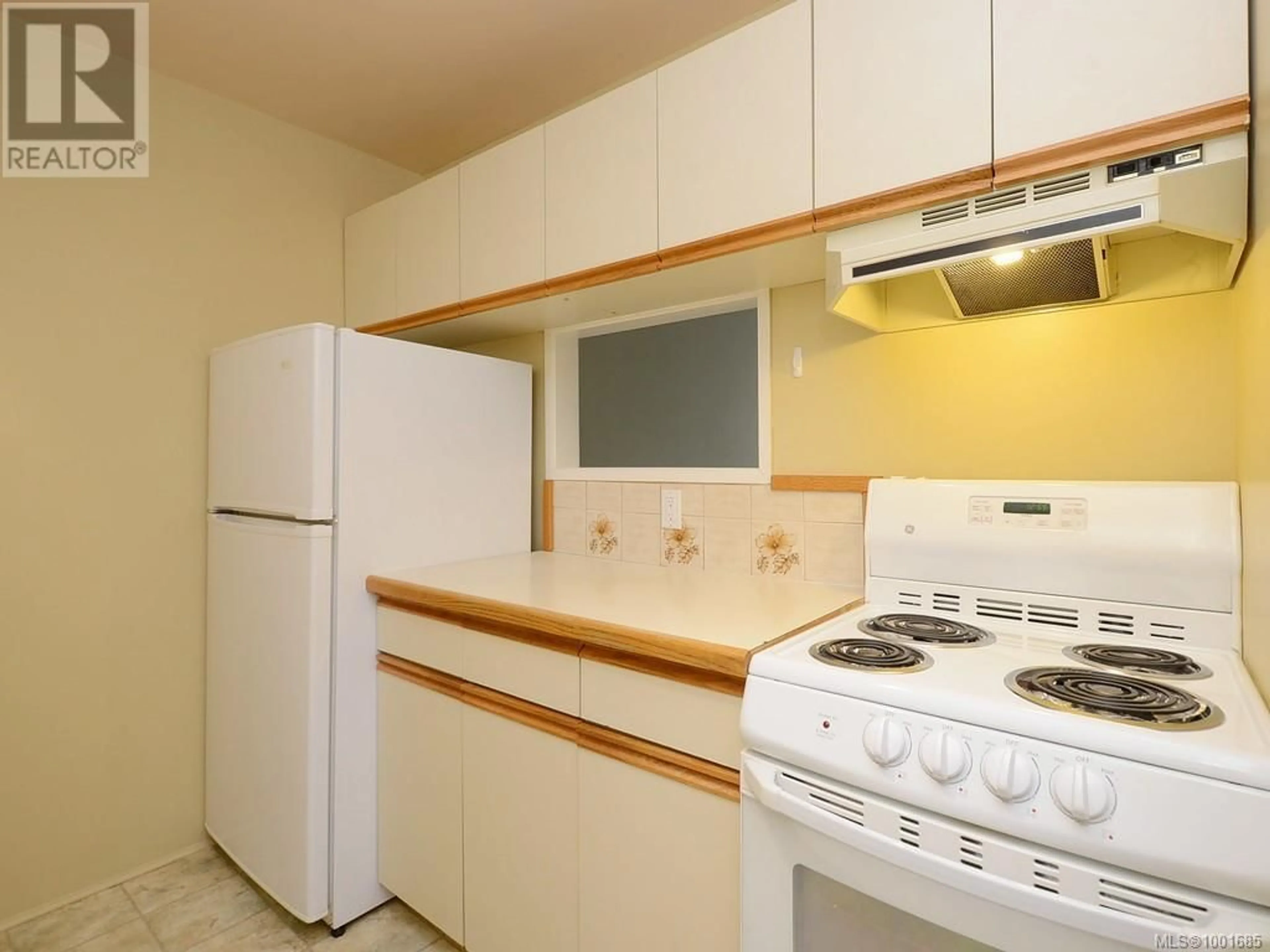 Standard kitchen, unknown for 489D - 4678 ELK LAKE DRIVE, Saanich British Columbia V8Z5M1