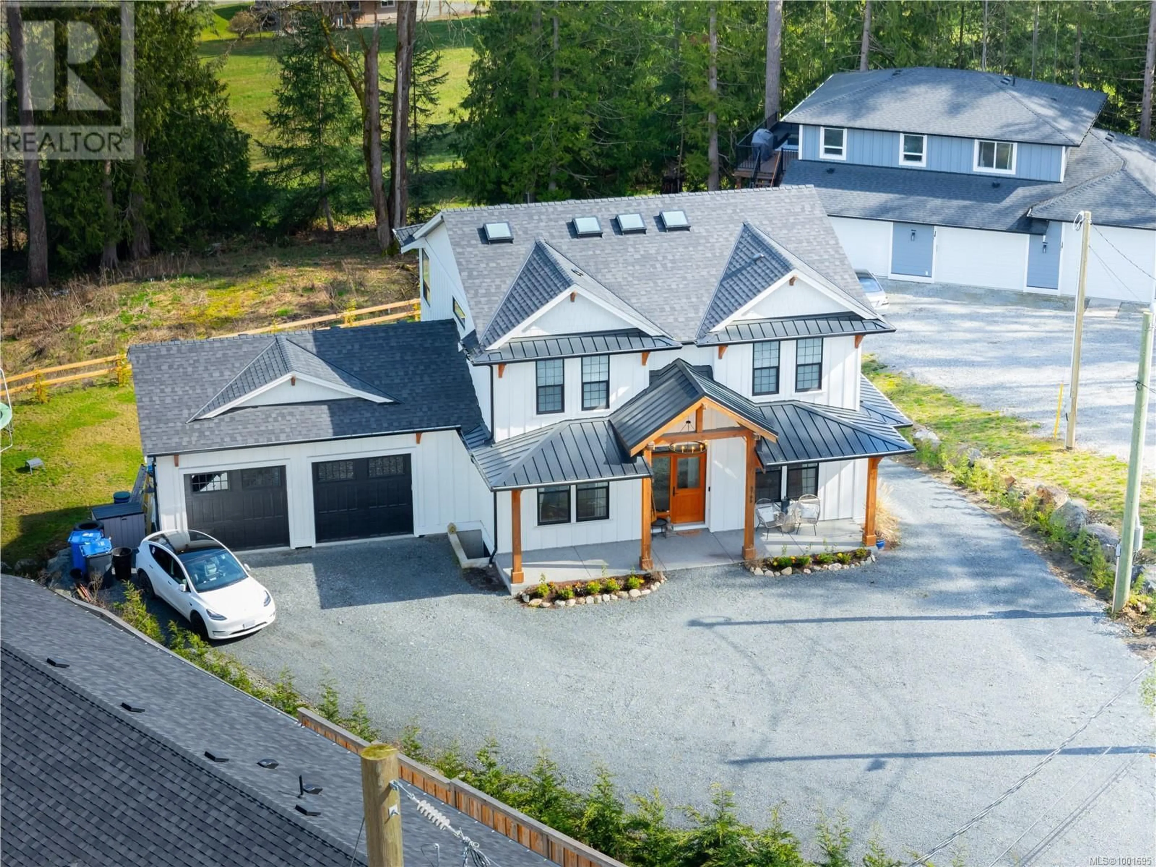 A pic from outside/outdoor area/front of a property/back of a property/a pic from drone, unknown for 2795 SHELDRAKE PLACE, Mill Bay British Columbia V8H1A7