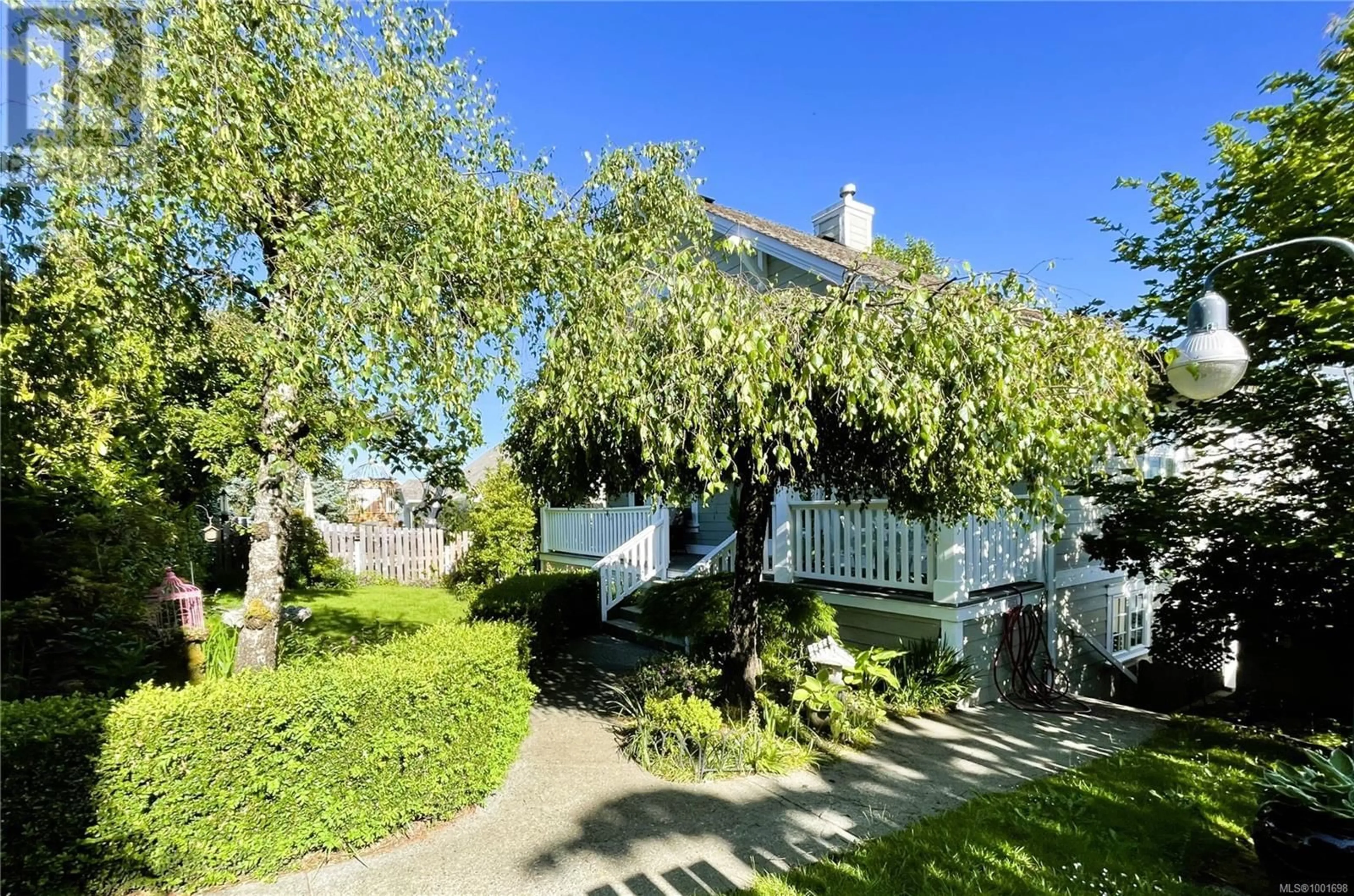 A pic from outside/outdoor area/front of a property/back of a property/a pic from drone, street for 4505 ARGYLE STREET, Port Alberni British Columbia V9Y1W3
